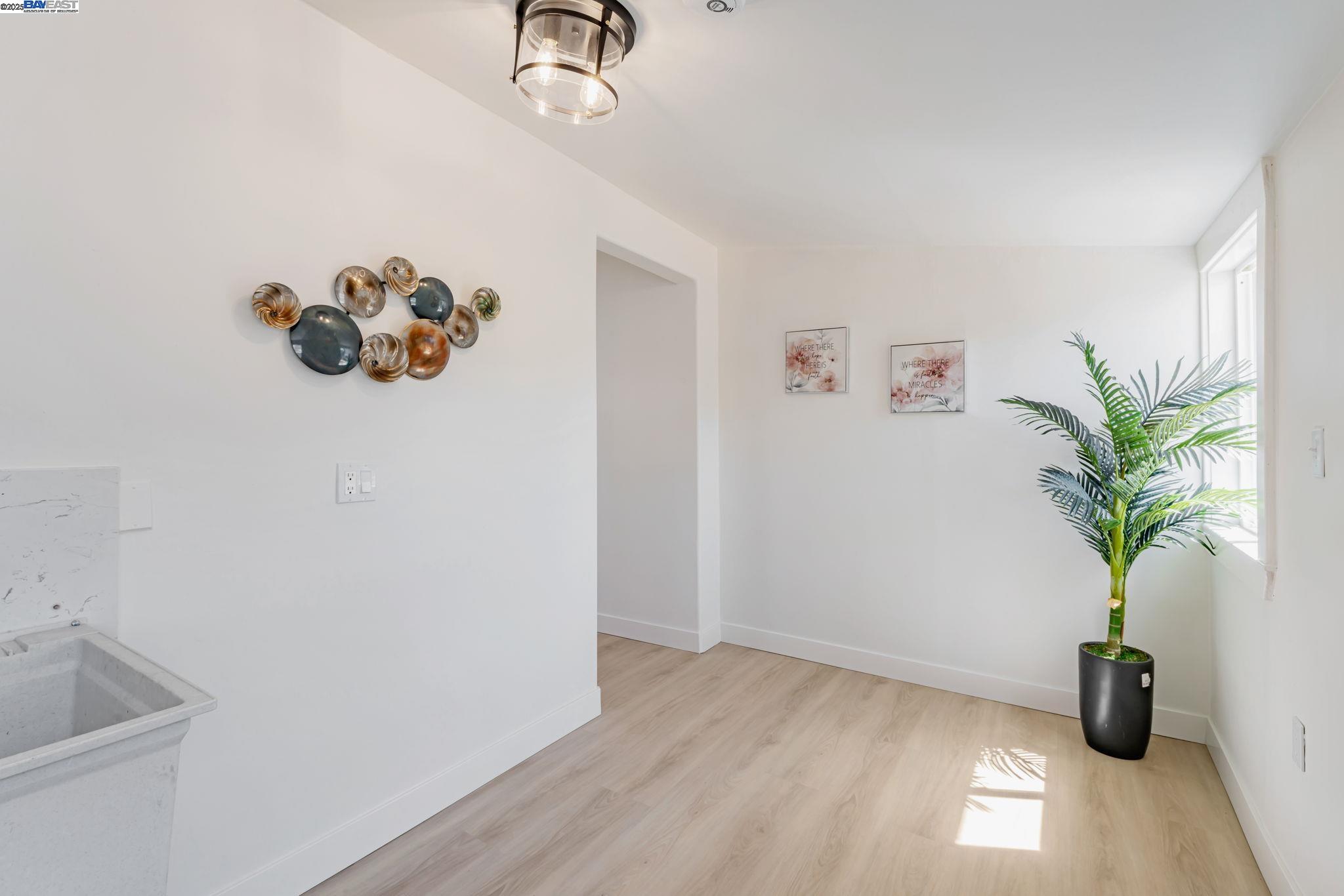 Detail Gallery Image 27 of 38 For 2720 Short St, Oakland,  CA 94619 - 2 Beds | 1 Baths