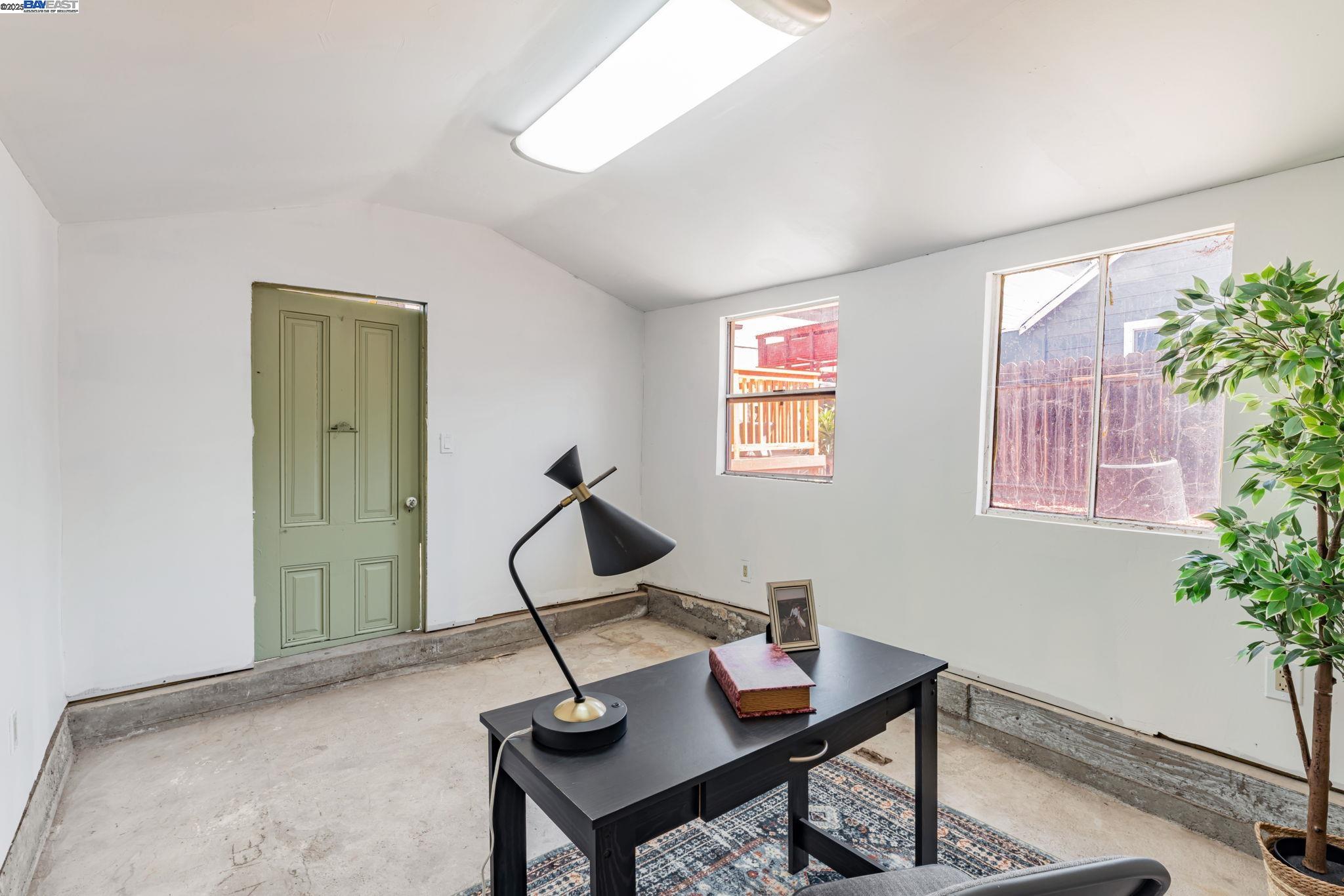Detail Gallery Image 28 of 38 For 2720 Short St, Oakland,  CA 94619 - 2 Beds | 1 Baths