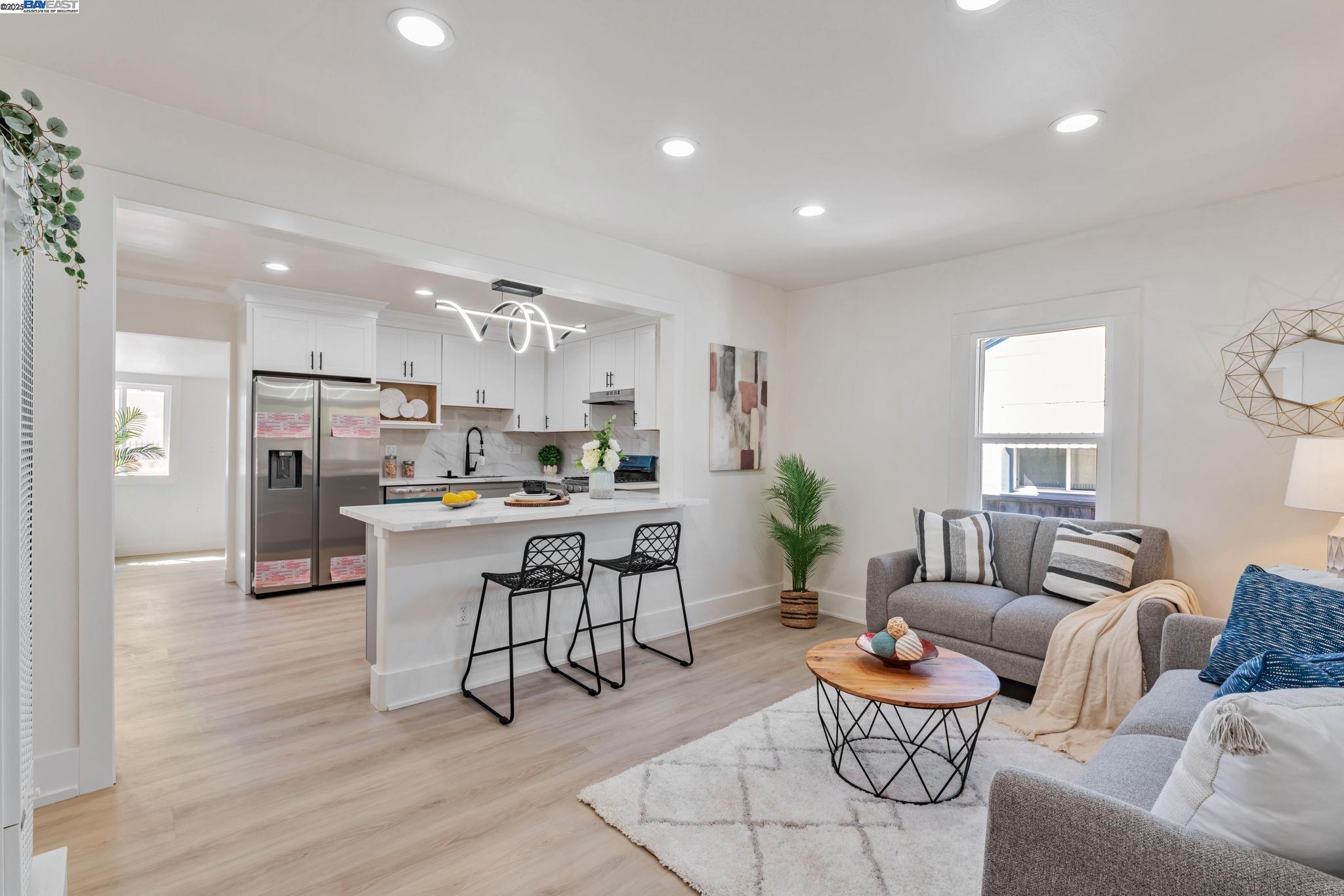 Detail Gallery Image 10 of 38 For 2720 Short St, Oakland,  CA 94619 - 2 Beds | 1 Baths