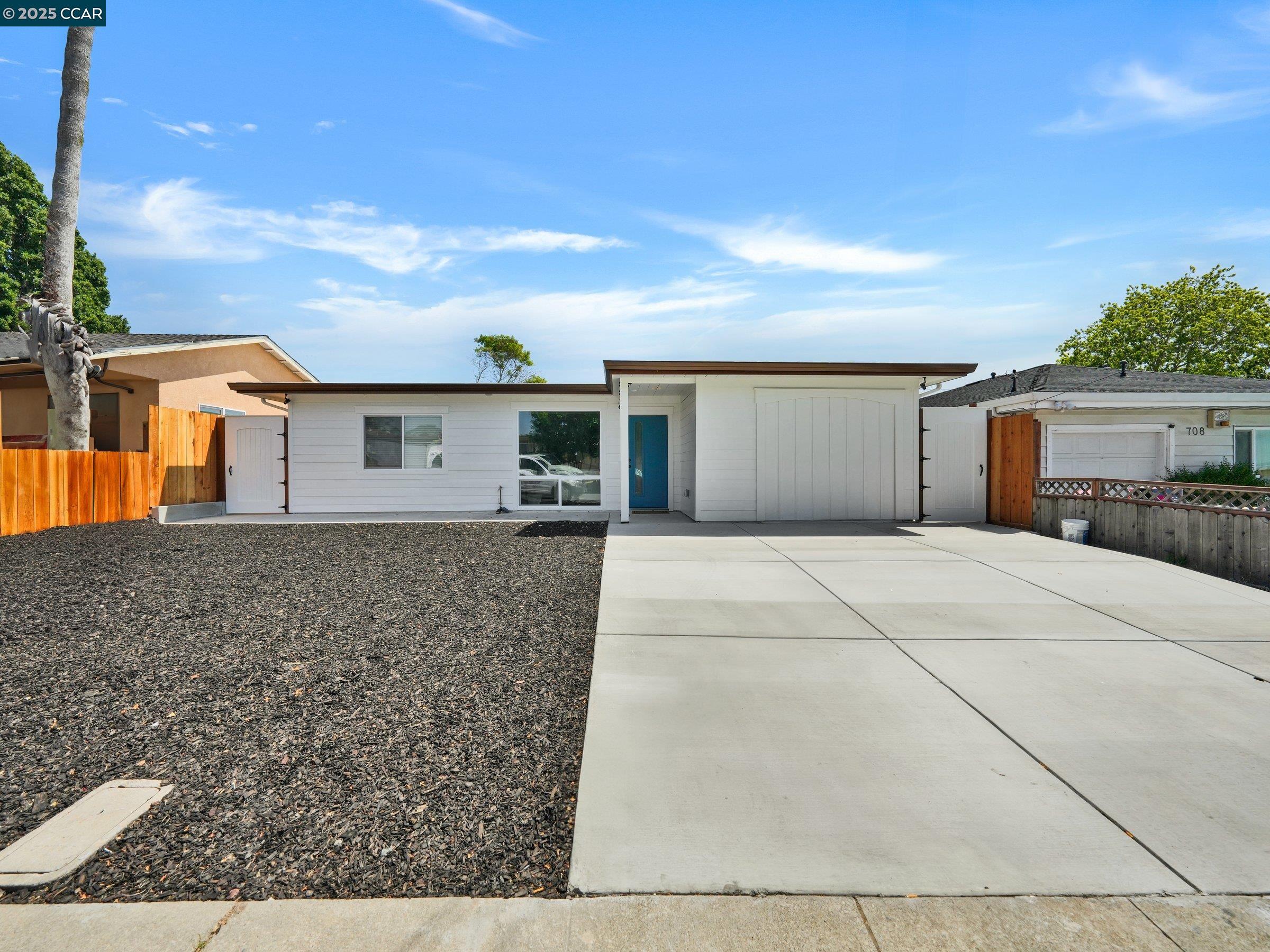 Detail Gallery Image 1 of 60 For 712 Banks Dr, Richmond,  CA 94806 - 4 Beds | 2 Baths