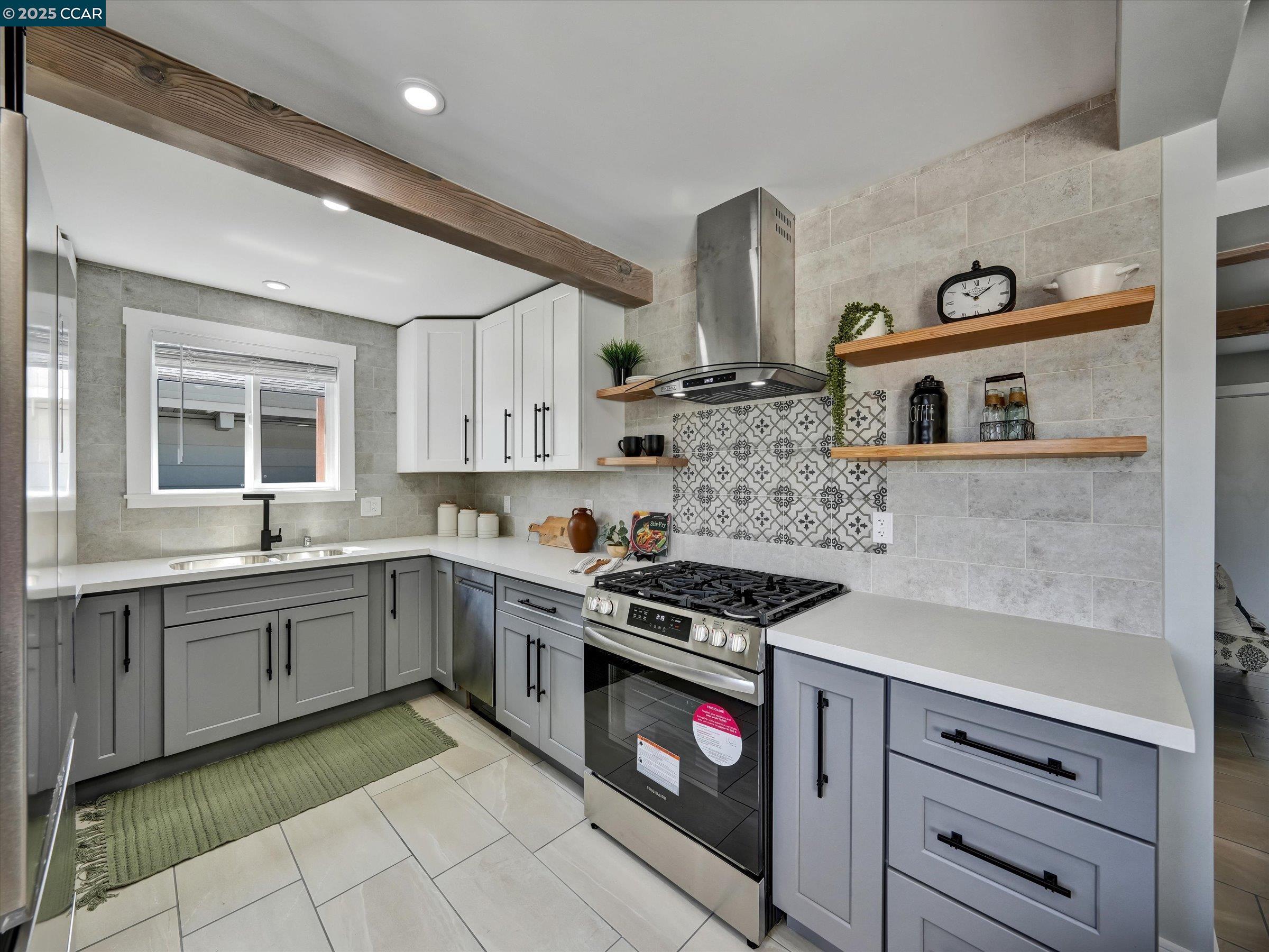 Detail Gallery Image 19 of 60 For 712 Banks Dr, Richmond,  CA 94806 - 4 Beds | 2 Baths