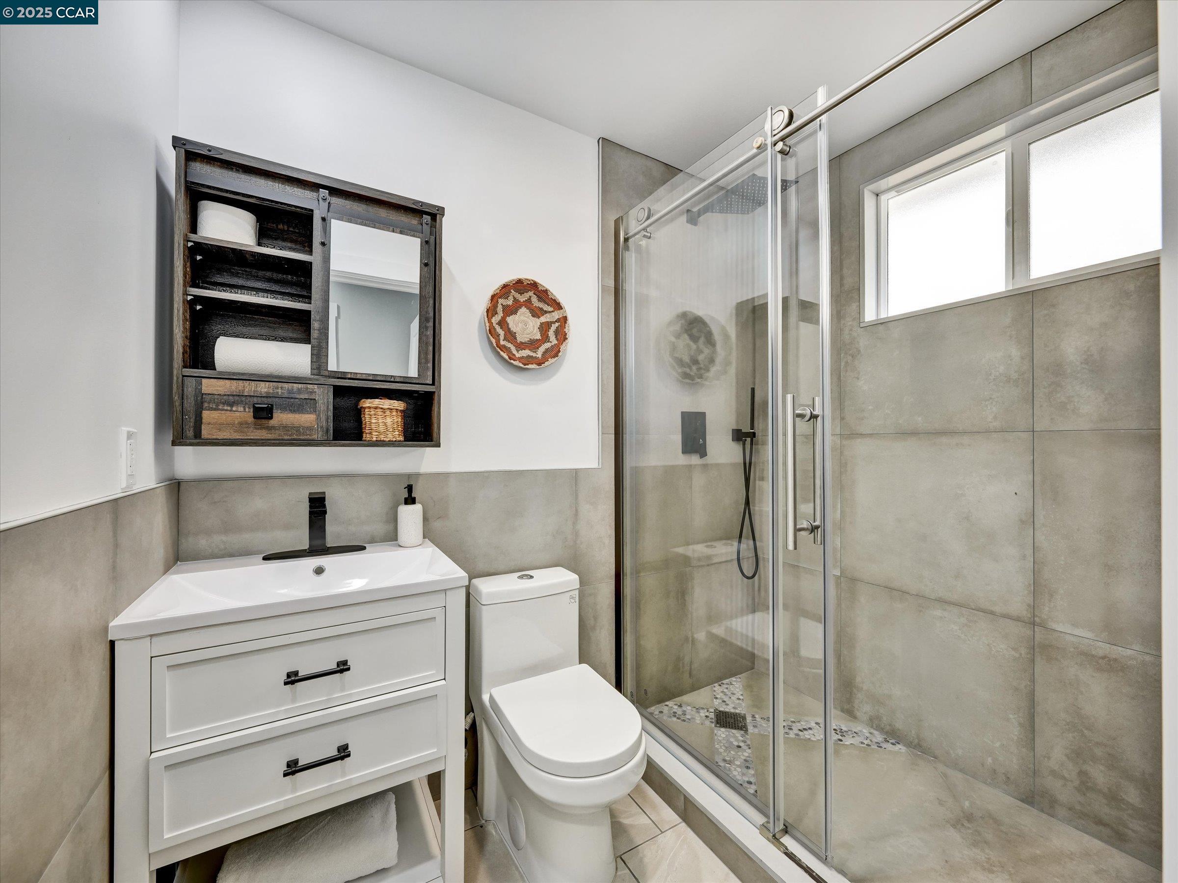 Detail Gallery Image 30 of 60 For 712 Banks Dr, Richmond,  CA 94806 - 4 Beds | 2 Baths