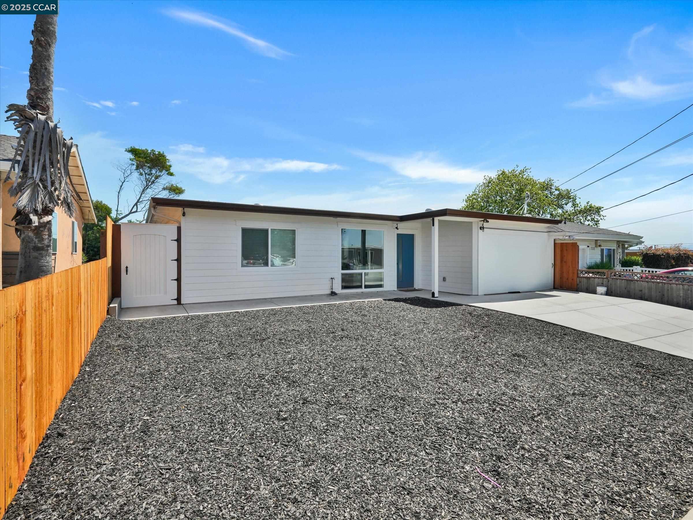 Detail Gallery Image 4 of 60 For 712 Banks Dr, Richmond,  CA 94806 - 4 Beds | 2 Baths