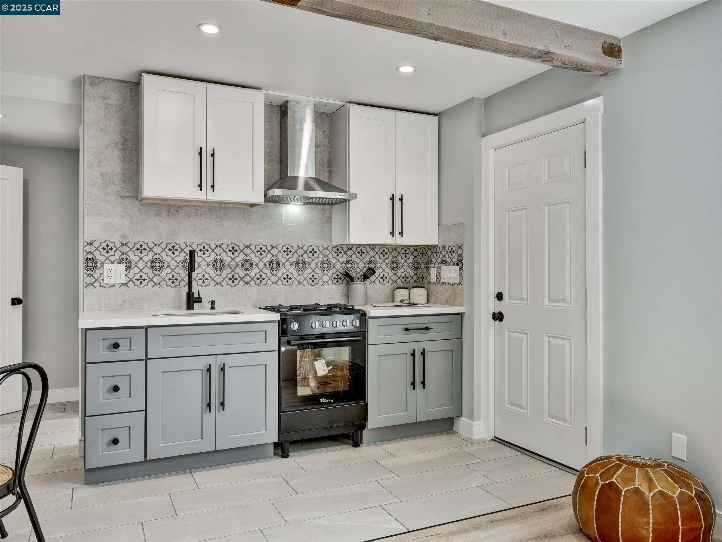 Detail Gallery Image 34 of 60 For 712 Banks Dr, Richmond,  CA 94806 - 4 Beds | 2 Baths