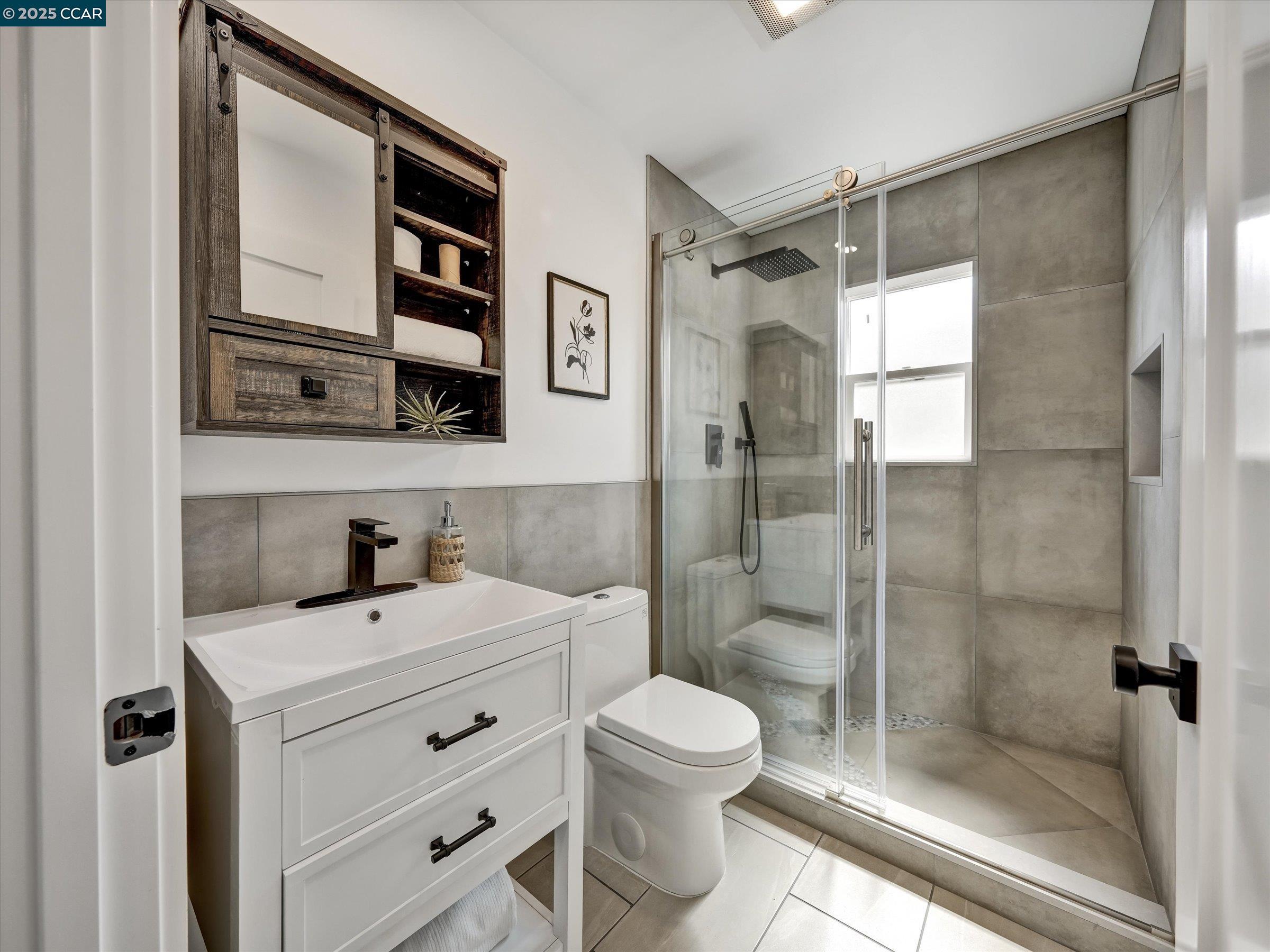 Detail Gallery Image 40 of 60 For 712 Banks Dr, Richmond,  CA 94806 - 4 Beds | 2 Baths