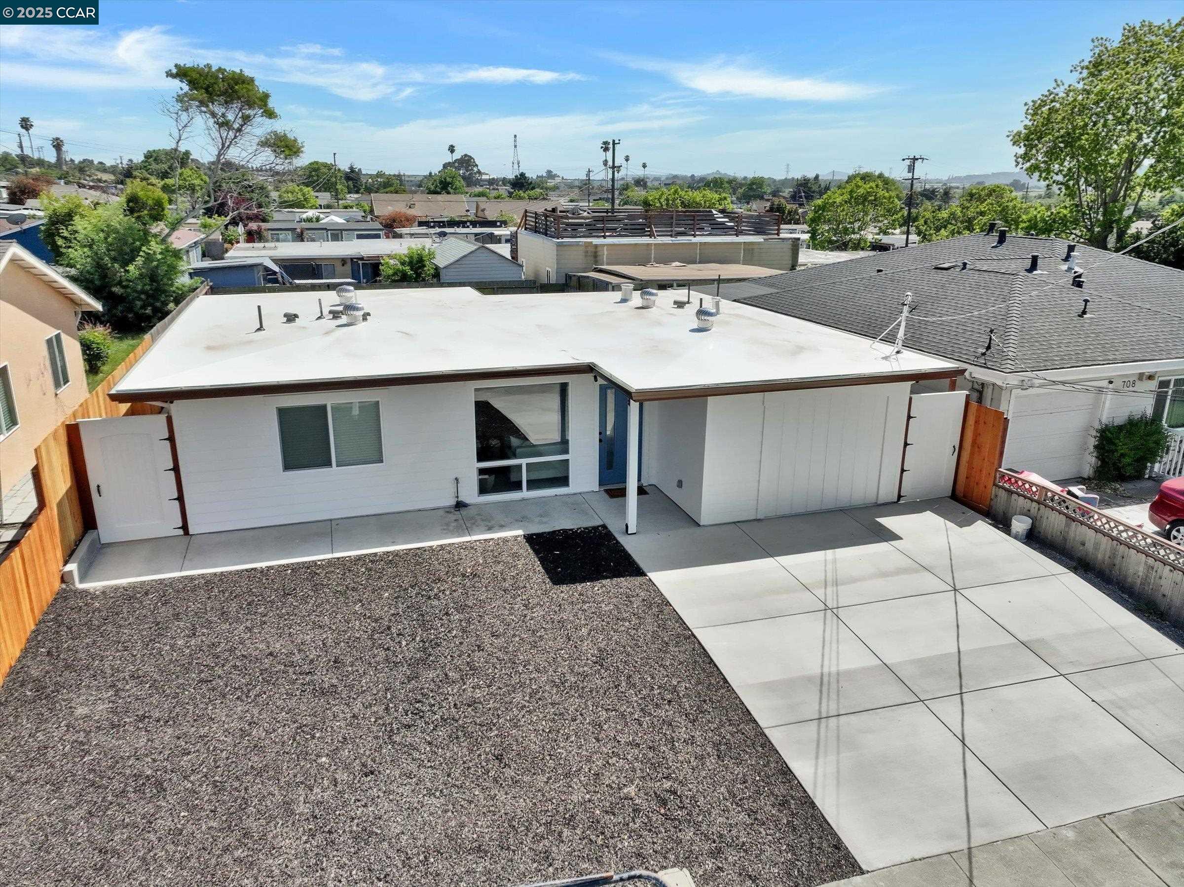 Detail Gallery Image 6 of 60 For 712 Banks Dr, Richmond,  CA 94806 - 4 Beds | 2 Baths