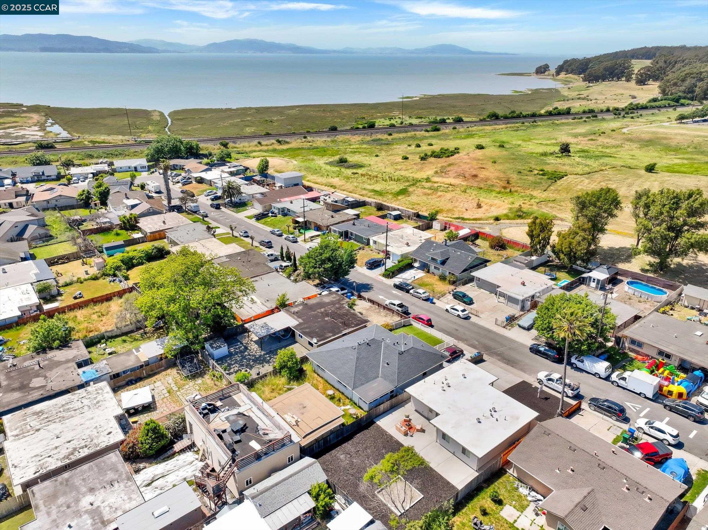 Detail Gallery Image 57 of 60 For 712 Banks Dr, Richmond,  CA 94806 - 4 Beds | 2 Baths