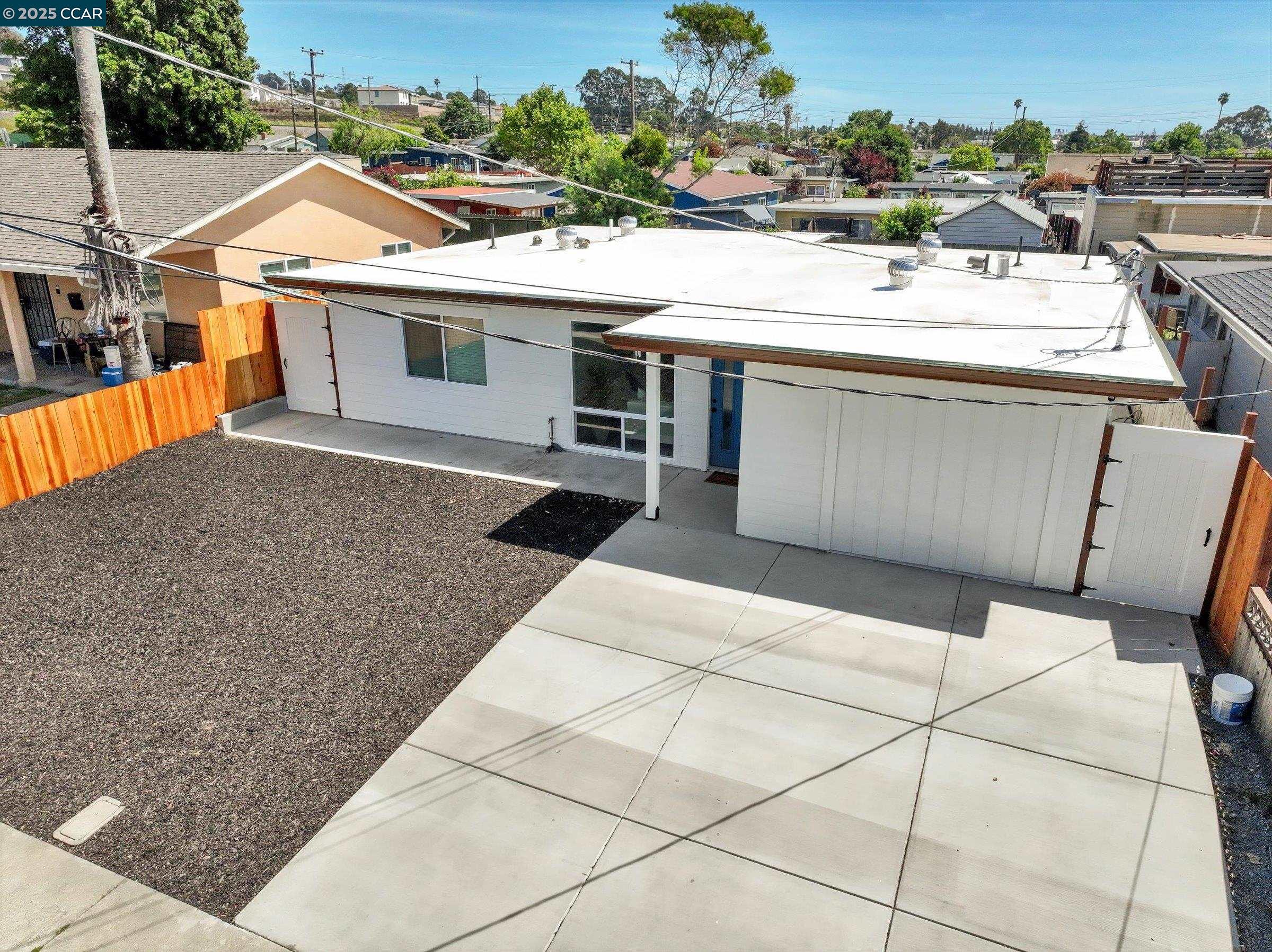 Detail Gallery Image 7 of 60 For 712 Banks Dr, Richmond,  CA 94806 - 4 Beds | 2 Baths