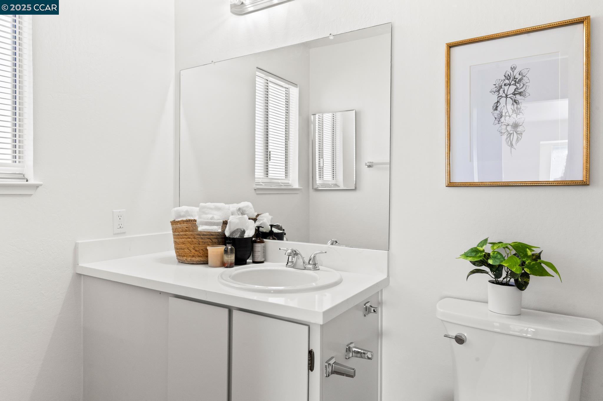 Detail Gallery Image 17 of 39 For 66 Las Moradas Cir, San Pablo,  CA 94806 - 2 Beds | 2 Baths