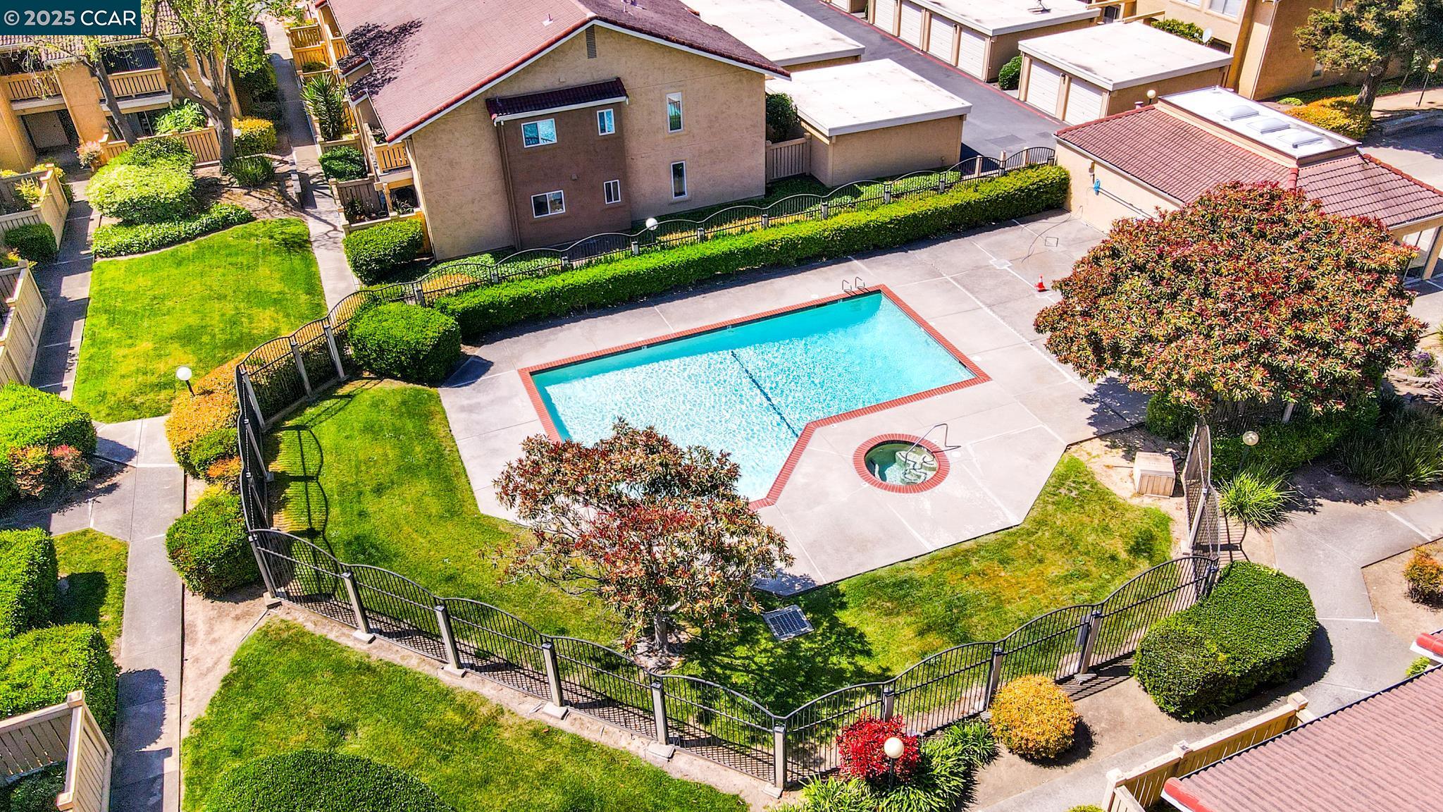 Detail Gallery Image 32 of 39 For 66 Las Moradas Cir, San Pablo,  CA 94806 - 2 Beds | 2 Baths