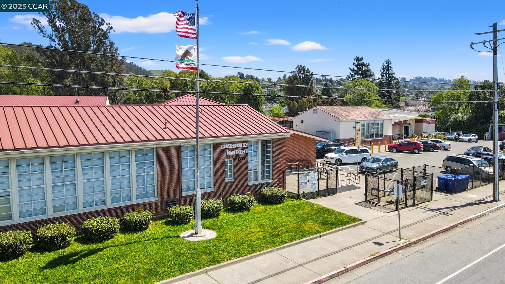 Detail Gallery Image 36 of 39 For 66 Las Moradas Cir, San Pablo,  CA 94806 - 2 Beds | 2 Baths