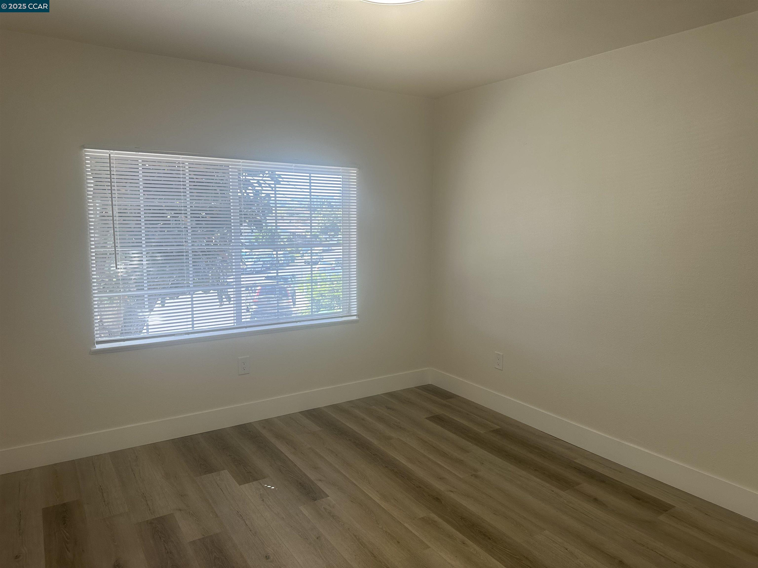 Detail Gallery Image 12 of 39 For 22676 Beech St, Hayward,  CA 94541 - 2 Beds | 2 Baths