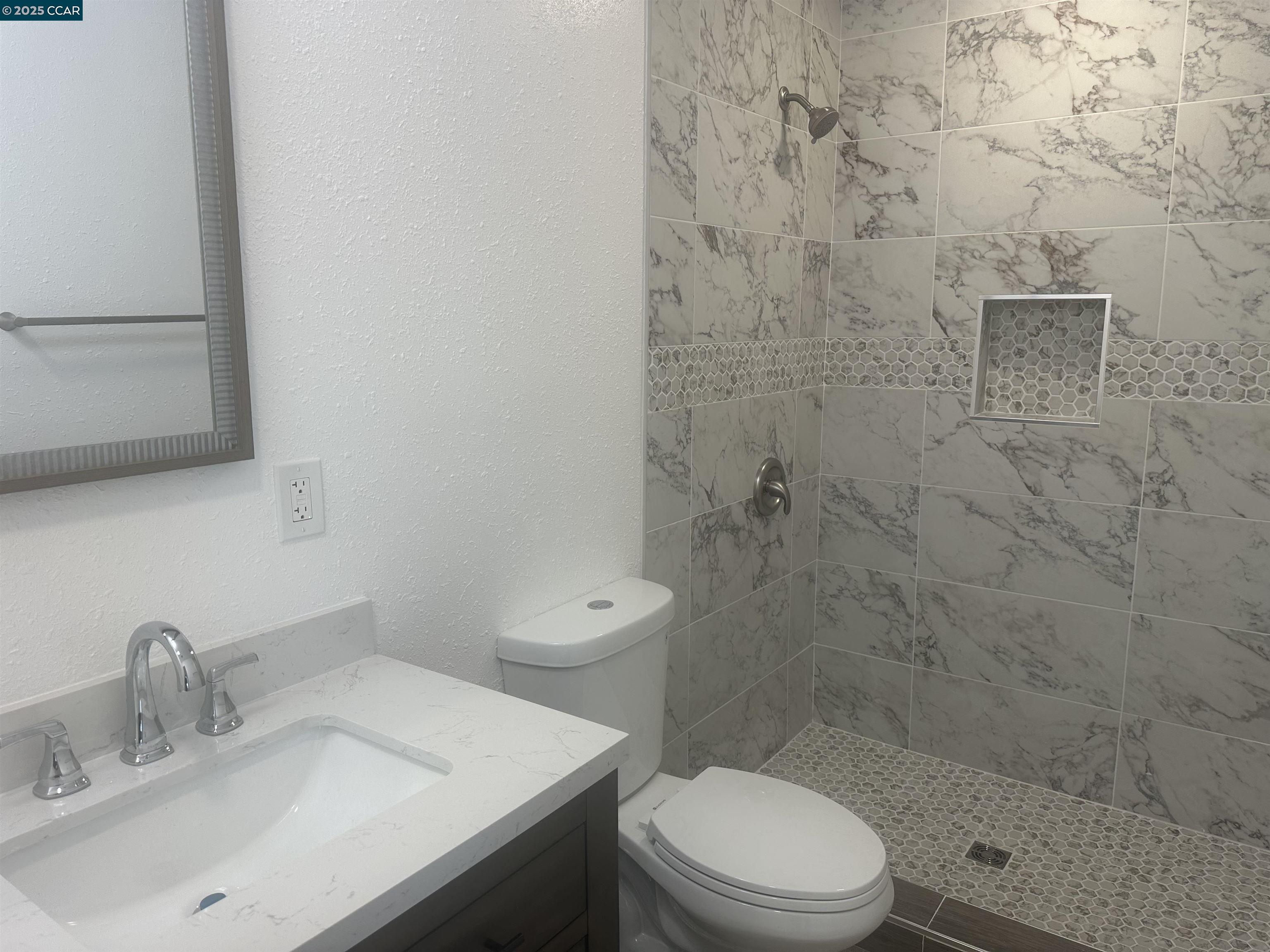 Detail Gallery Image 14 of 39 For 22676 Beech St, Hayward,  CA 94541 - 2 Beds | 2 Baths