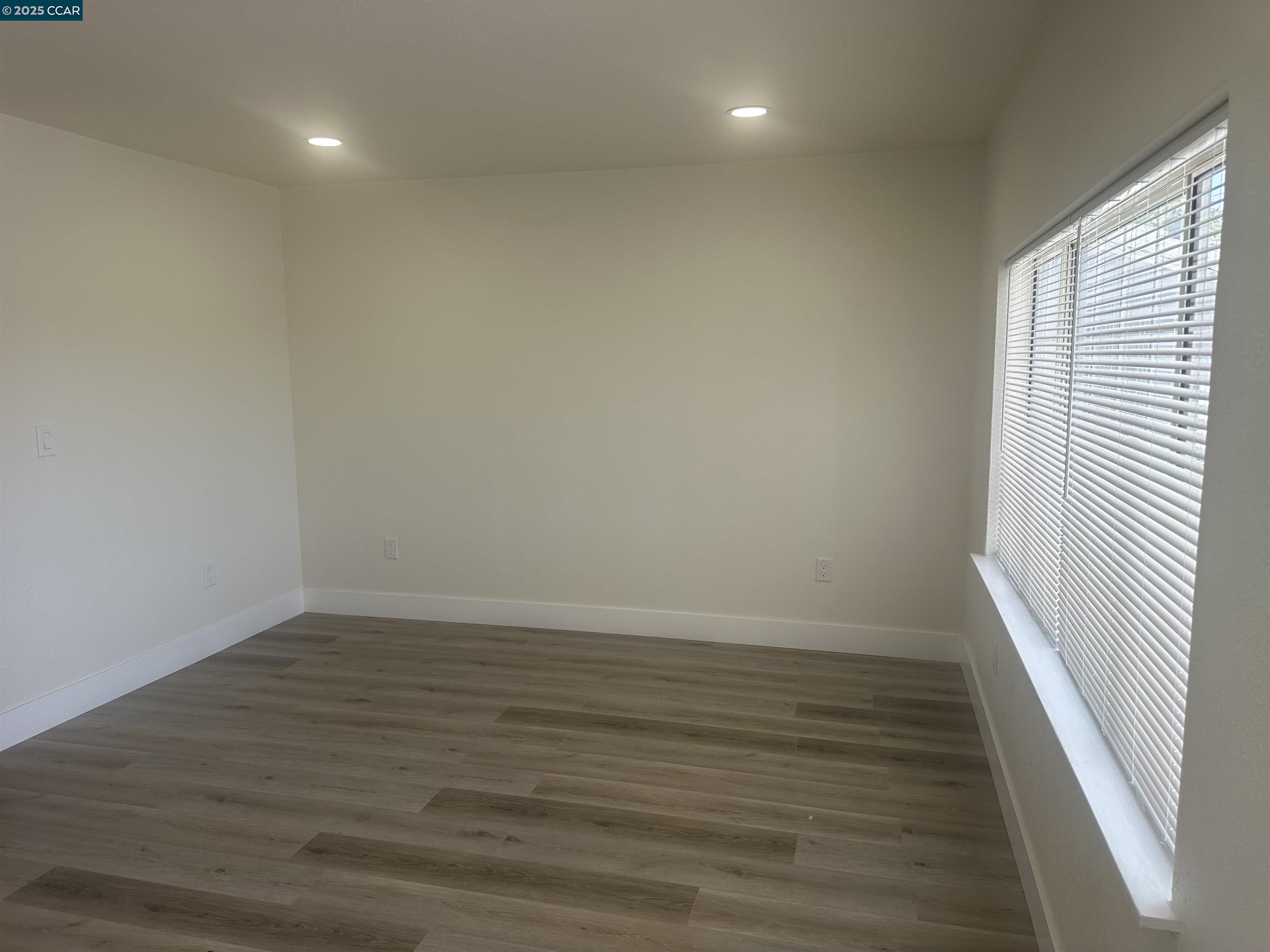 Detail Gallery Image 5 of 39 For 22676 Beech St, Hayward,  CA 94541 - 2 Beds | 2 Baths