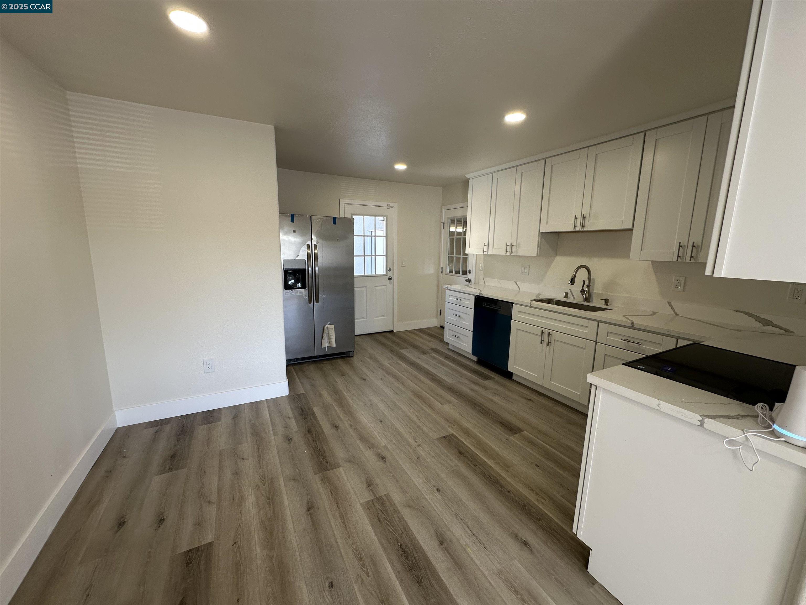 Detail Gallery Image 6 of 39 For 22676 Beech St, Hayward,  CA 94541 - 2 Beds | 2 Baths
