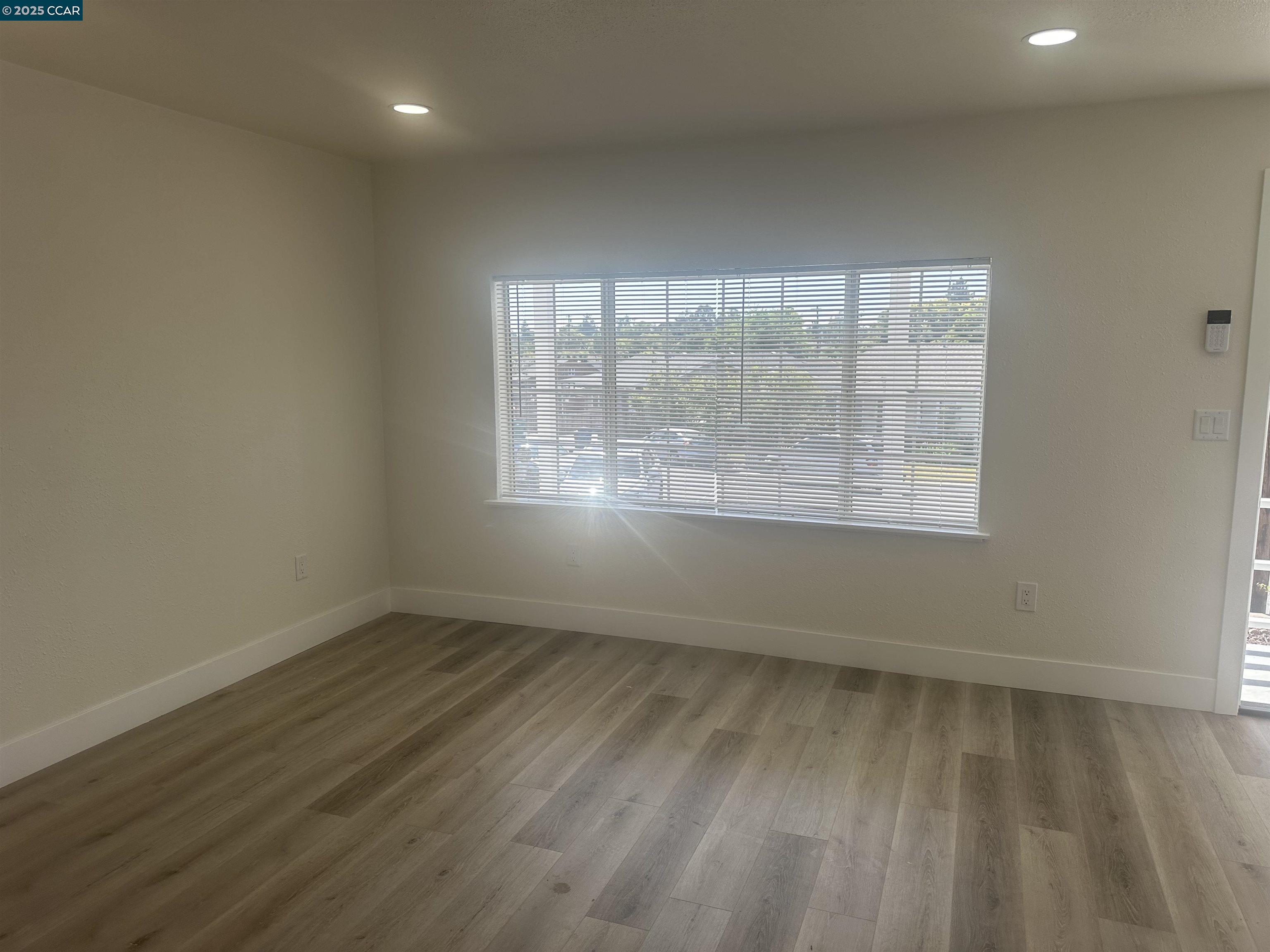 Detail Gallery Image 9 of 39 For 22676 Beech St, Hayward,  CA 94541 - 2 Beds | 2 Baths