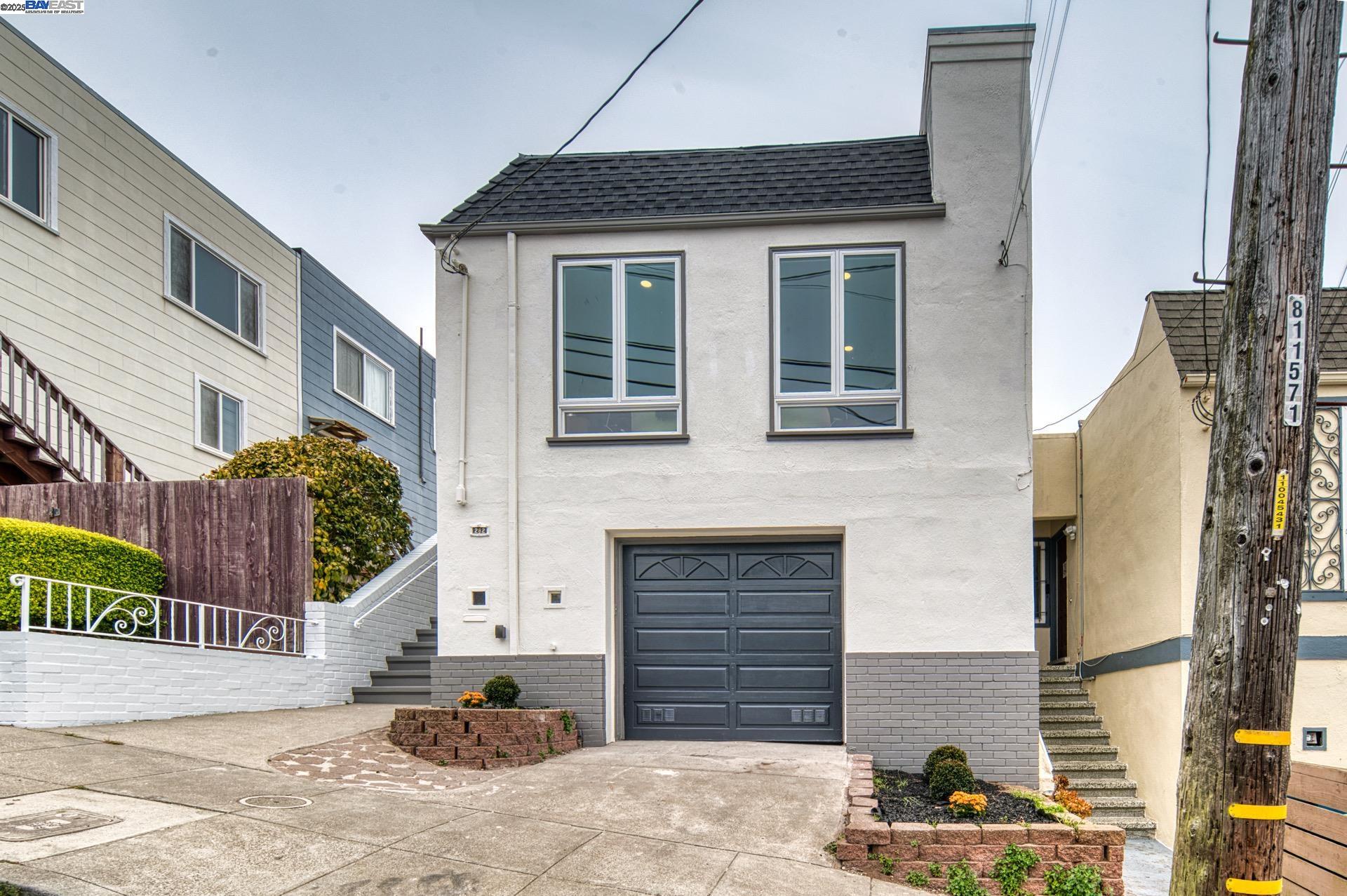 Detail Gallery Image 1 of 43 For 282 Bright St, San Francisco,  CA 94132 - 4 Beds | 2 Baths