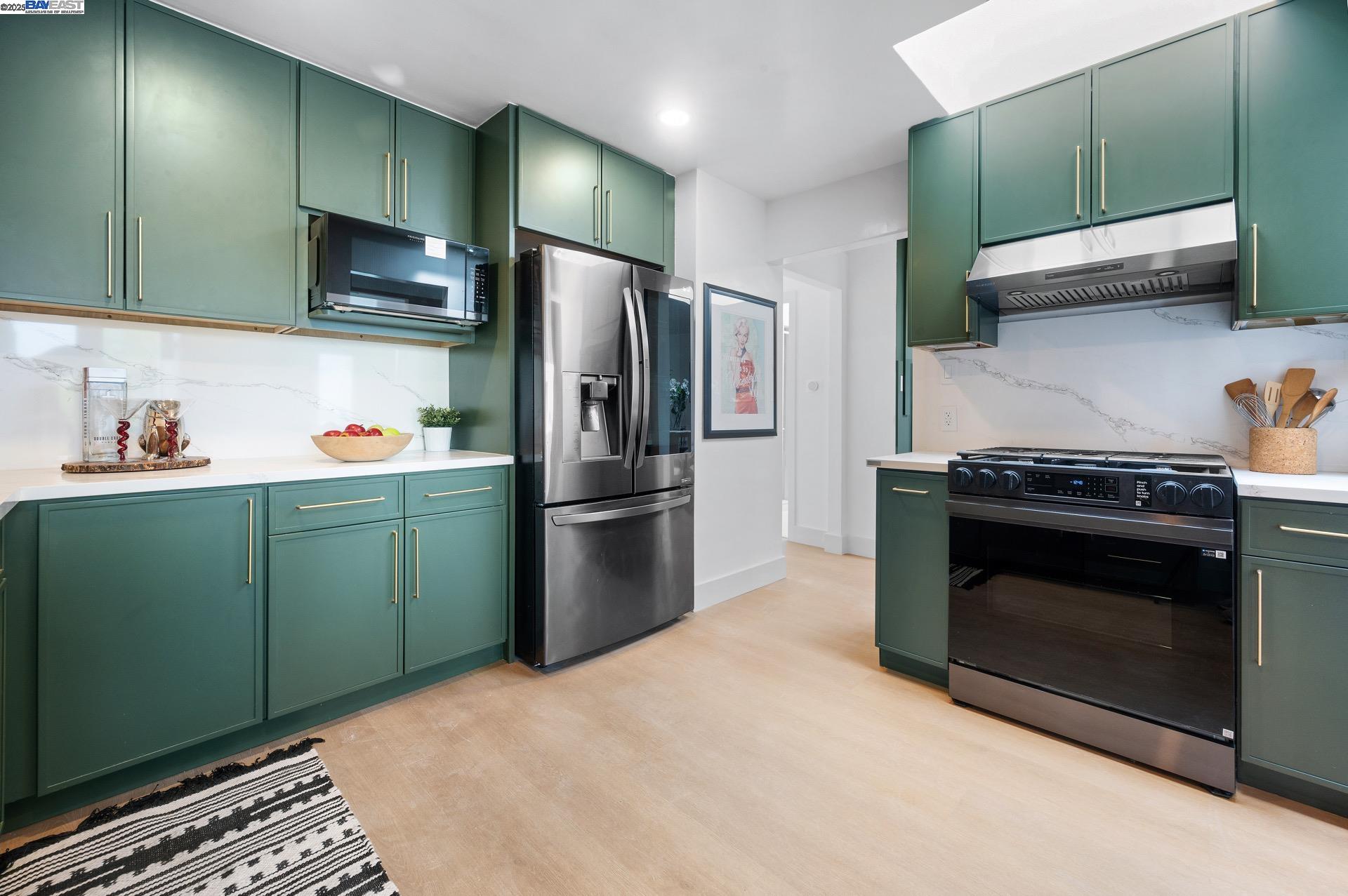 Detail Gallery Image 24 of 43 For 282 Bright St, San Francisco,  CA 94132 - 4 Beds | 2 Baths