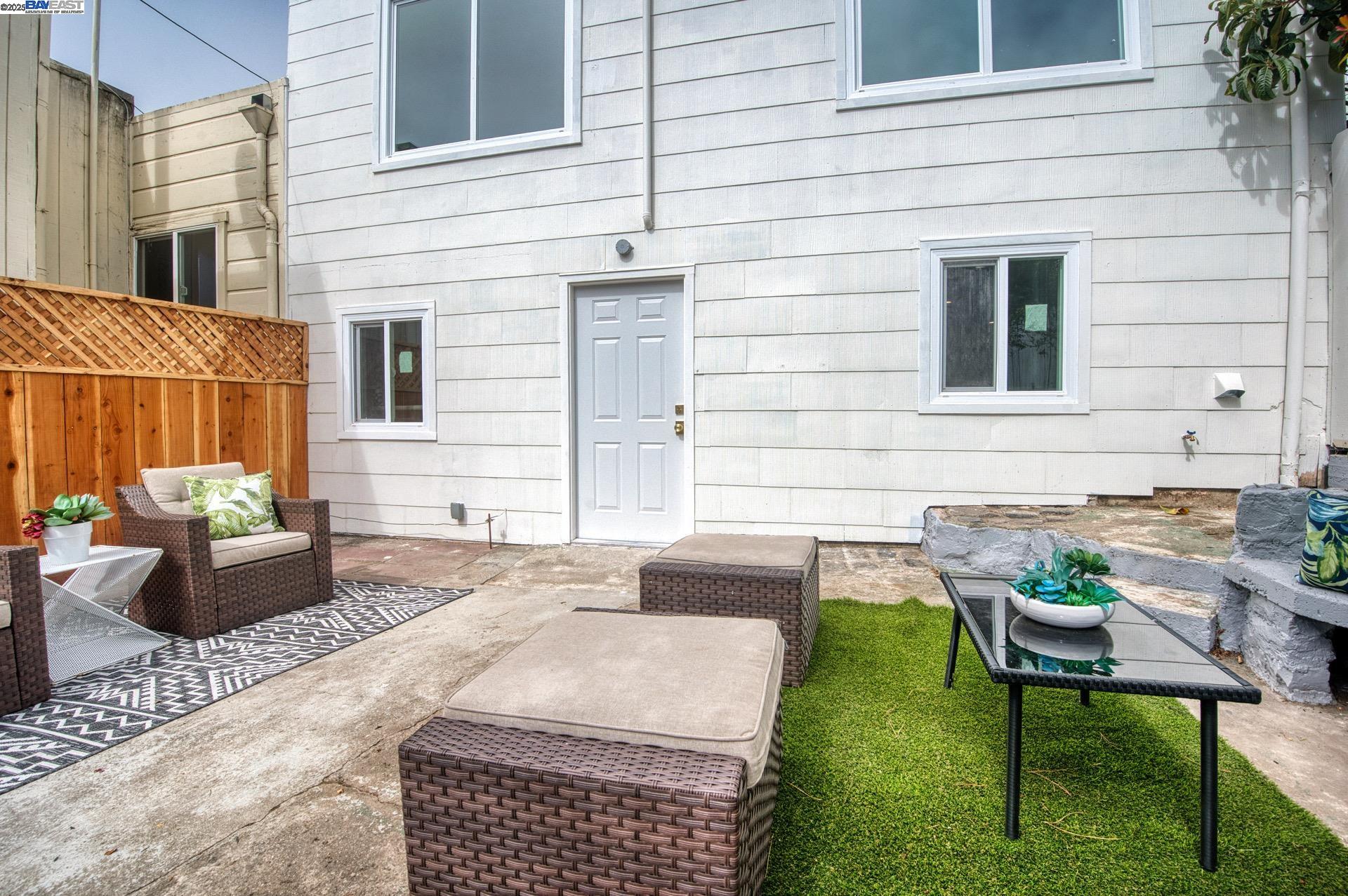 Detail Gallery Image 4 of 43 For 282 Bright St, San Francisco,  CA 94132 - 4 Beds | 2 Baths