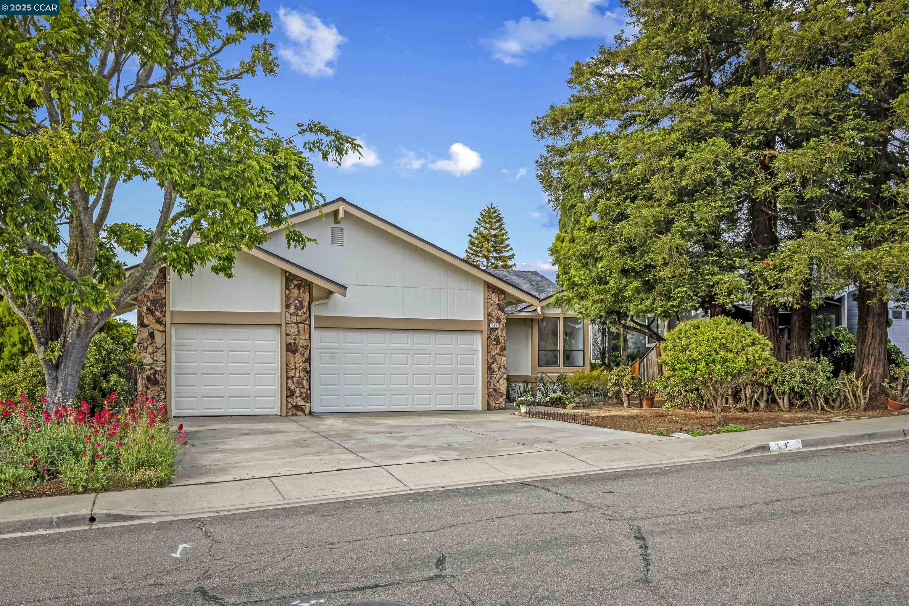 Detail Gallery Image 3 of 60 For 315 Duperu Dr, Crockett,  CA 94525 - 4 Beds | 3 Baths