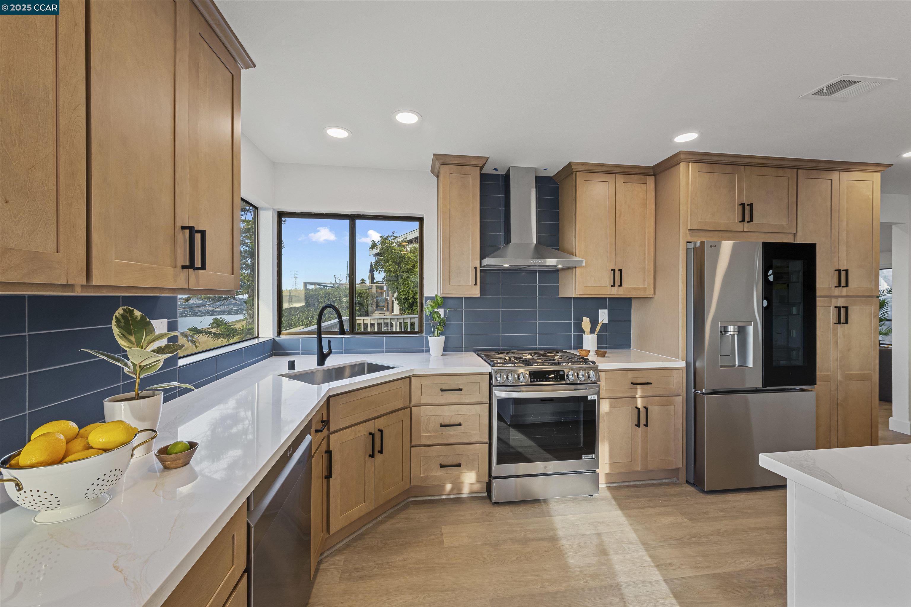 Detail Gallery Image 21 of 60 For 315 Duperu Dr, Crockett,  CA 94525 - 4 Beds | 3 Baths