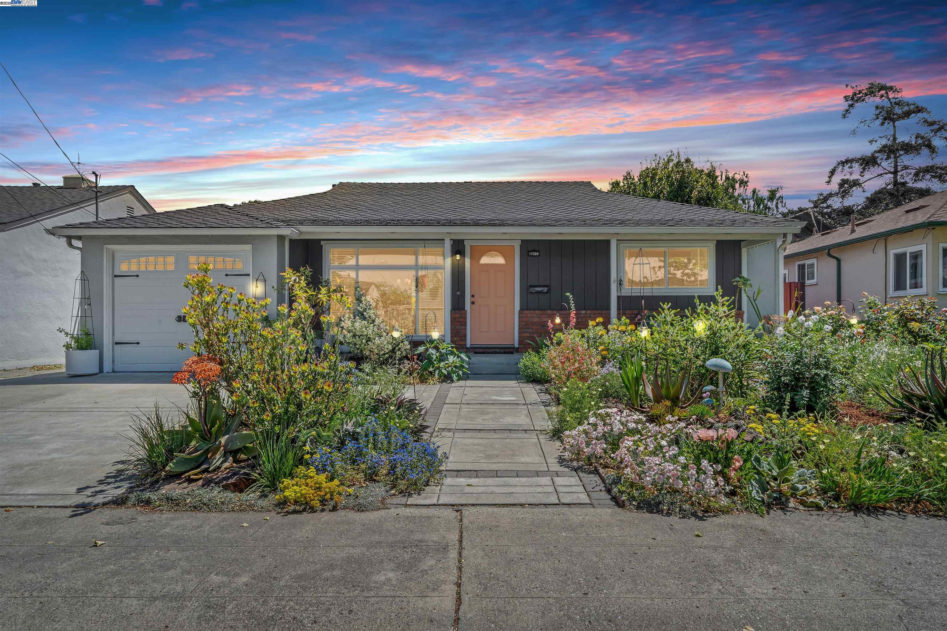 Detail Gallery Image 1 of 1 For 17328 via Chiquita, San Lorenzo,  CA 94580 - 3 Beds | 2 Baths