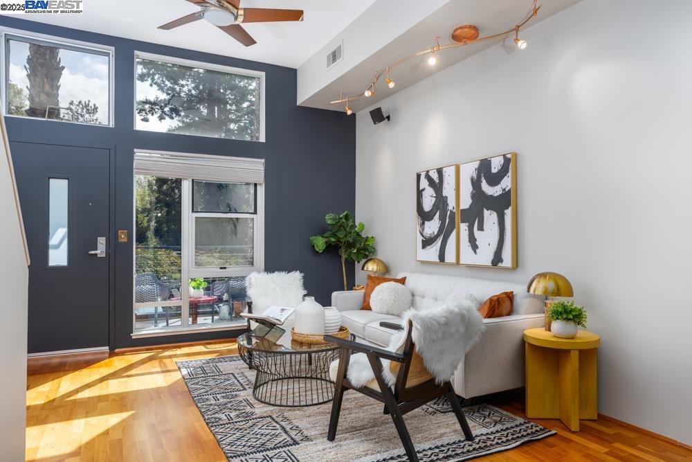 Photo #2: 41097760 Listing 