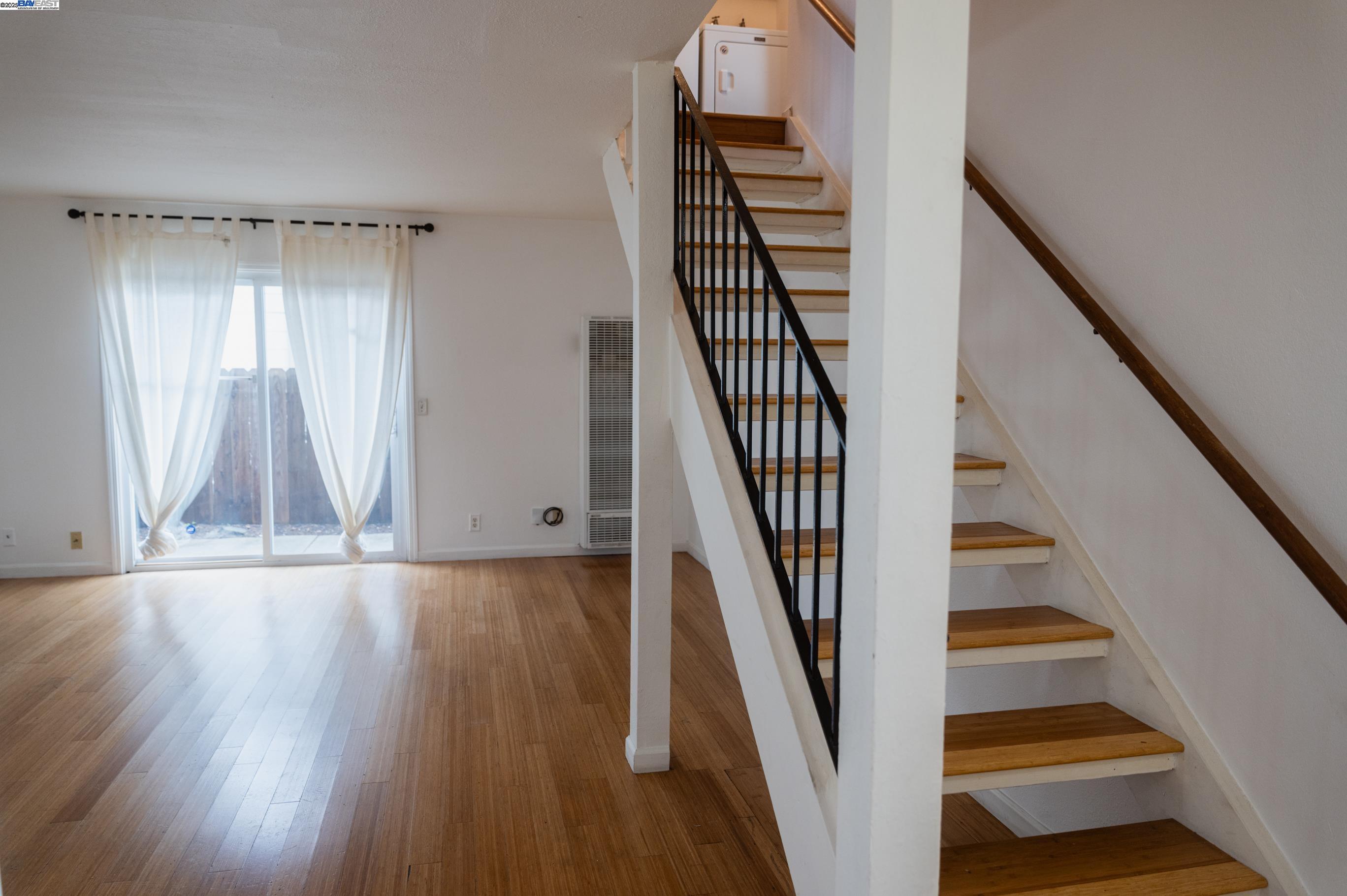 Detail Gallery Image 9 of 27 For 1731 Post Ave, San Pablo,  CA 94806 - 3 Beds | 2/1 Baths