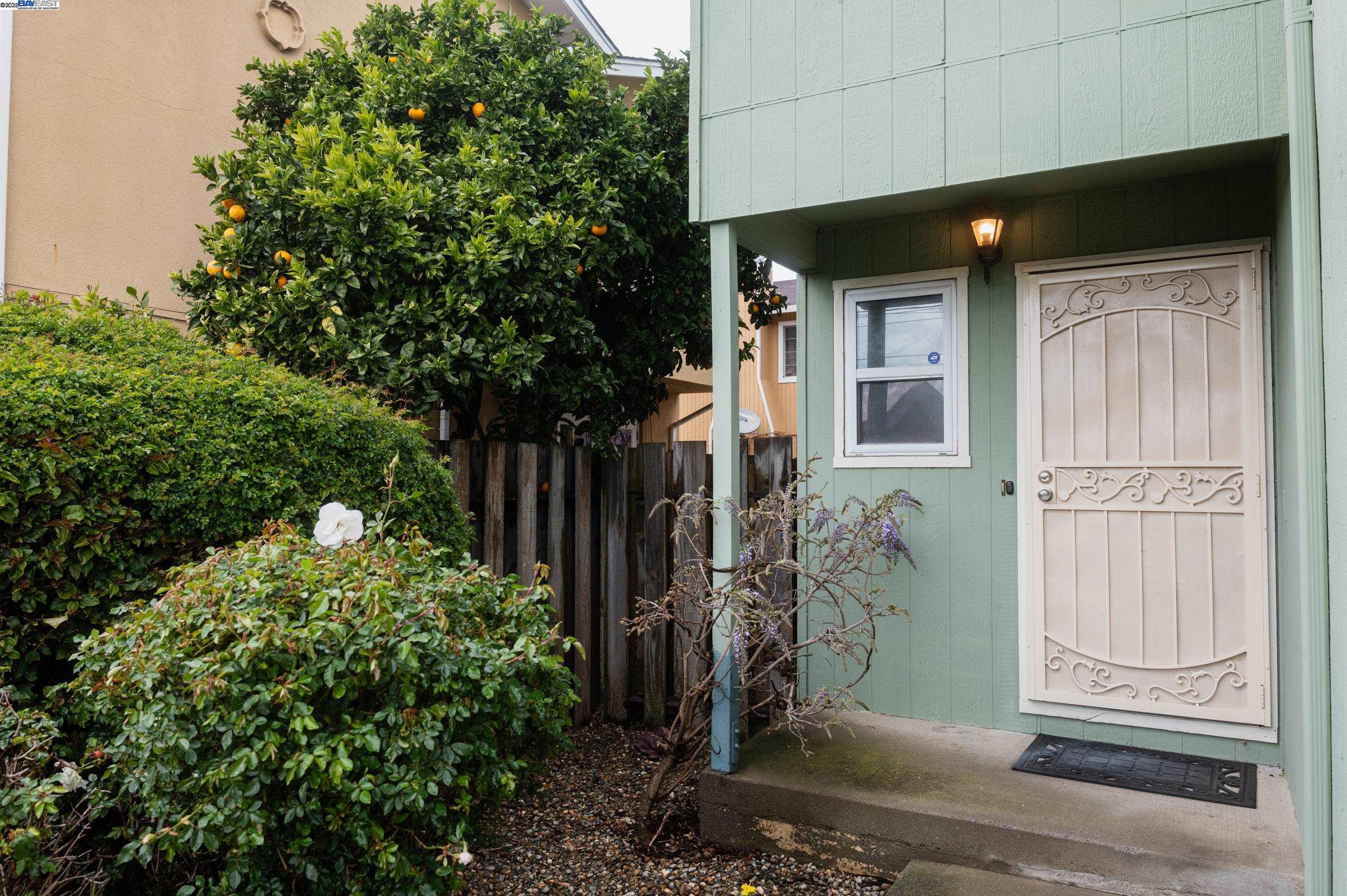 Detail Gallery Image 5 of 27 For 1731 Post Ave, San Pablo,  CA 94806 - 3 Beds | 2/1 Baths