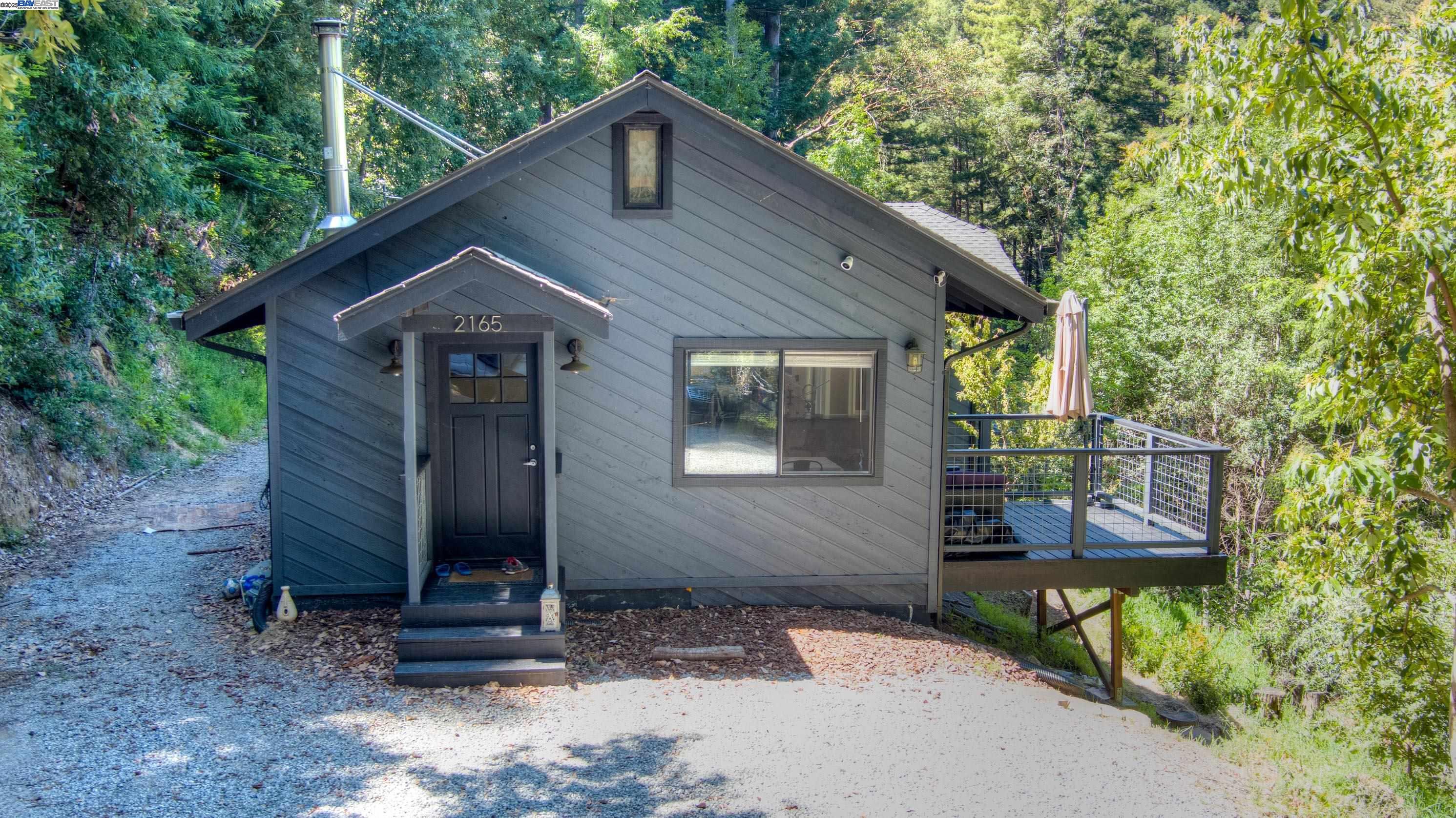 Detail Gallery Image 1 of 27 For 2165 Upper Scenic Dr, Felton,  CA 95018 - 3 Beds | 2 Baths