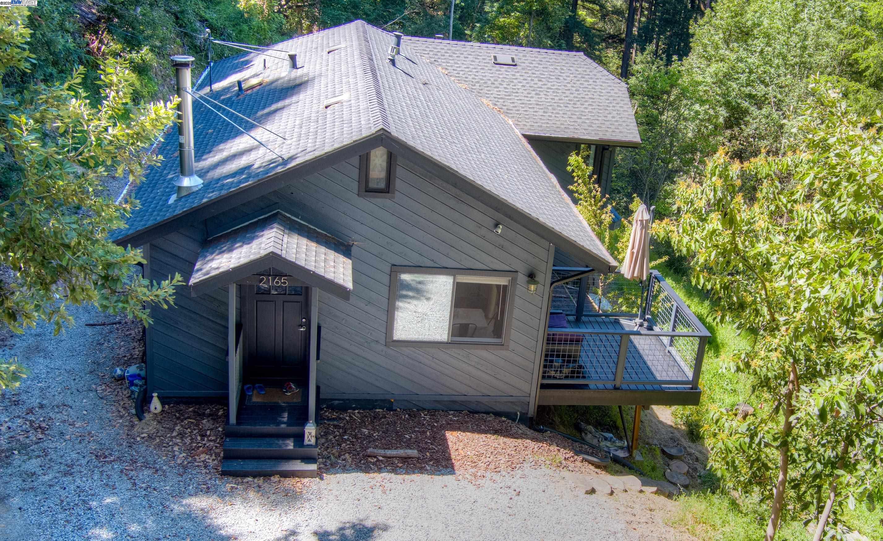 Detail Gallery Image 2 of 27 For 2165 Upper Scenic Dr, Felton,  CA 95018 - 3 Beds | 2 Baths