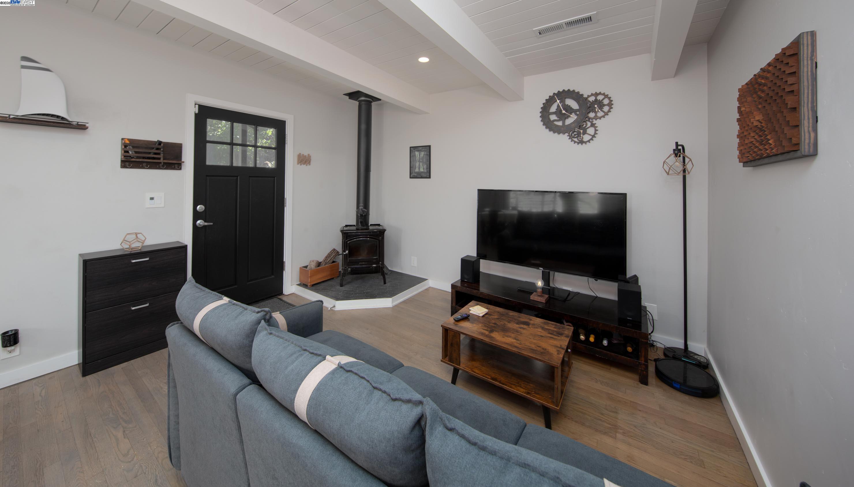 Detail Gallery Image 4 of 27 For 2165 Upper Scenic Dr, Felton,  CA 95018 - 3 Beds | 2 Baths