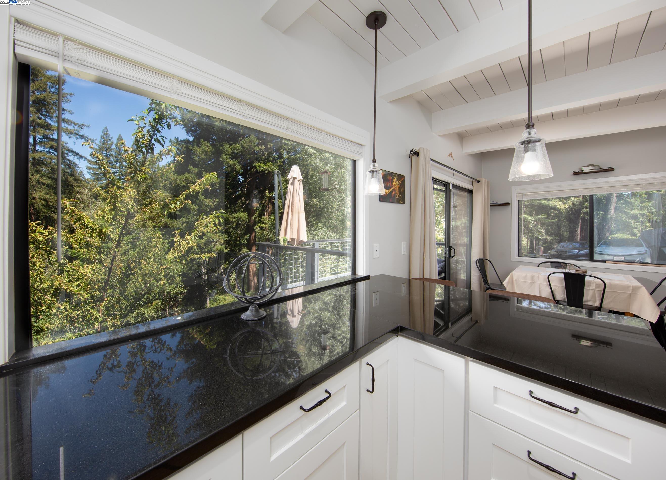 Detail Gallery Image 7 of 27 For 2165 Upper Scenic Dr, Felton,  CA 95018 - 3 Beds | 2 Baths