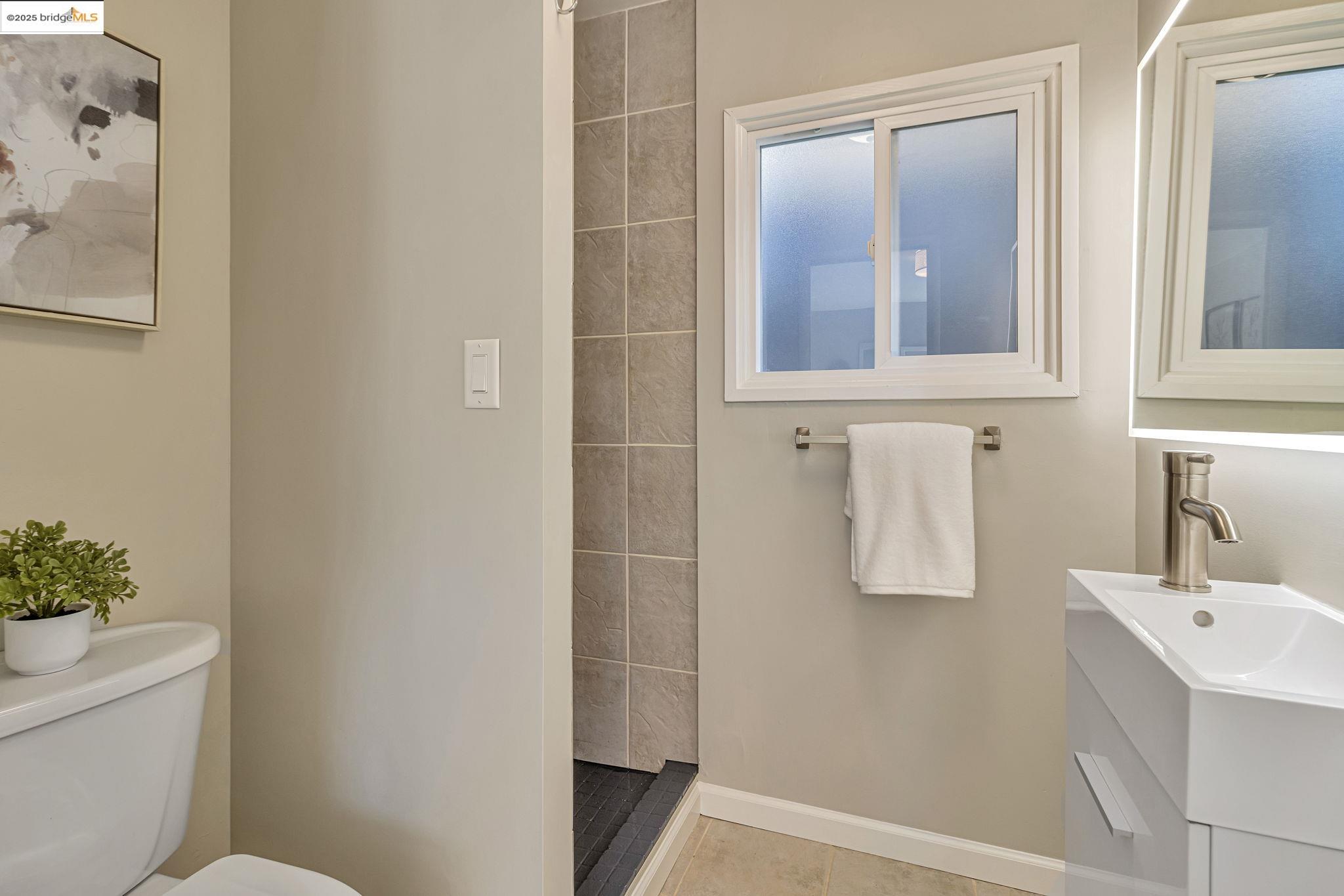 Detail Gallery Image 18 of 35 For 4053 Huntington St, Oakland,  CA 94619 - 3 Beds | 2 Baths