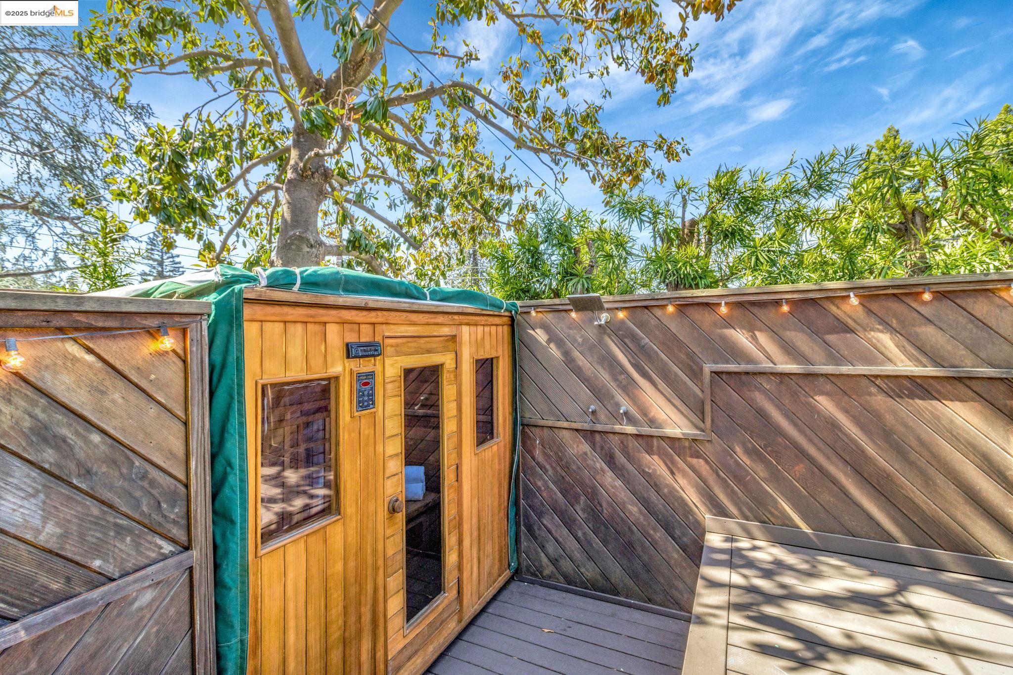 Detail Gallery Image 28 of 35 For 4053 Huntington St, Oakland,  CA 94619 - 3 Beds | 2 Baths