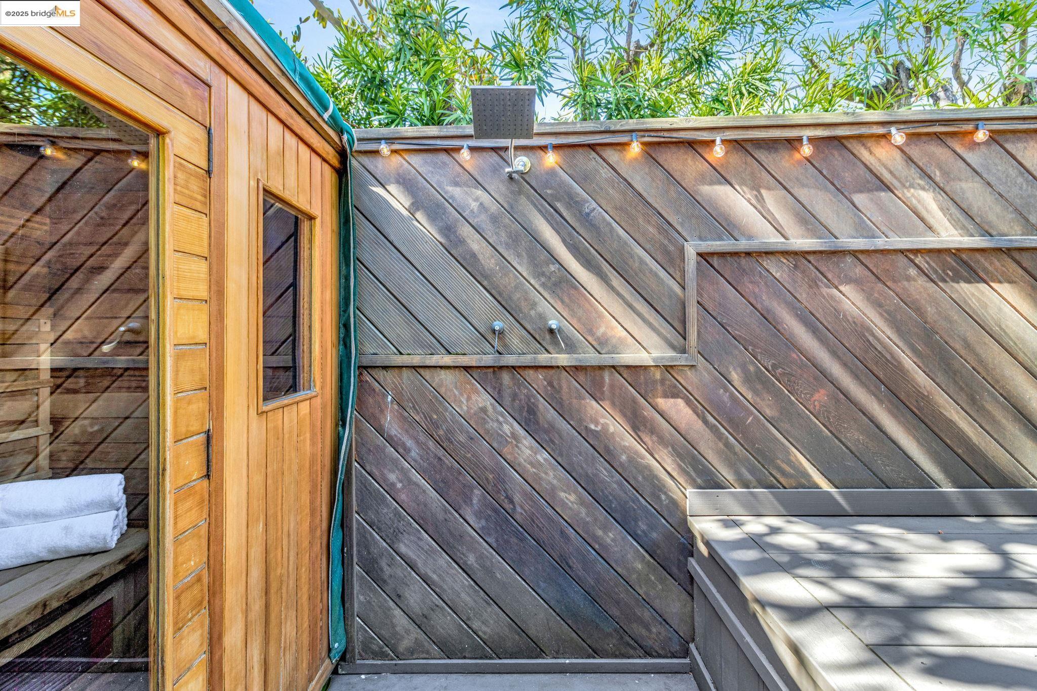 Detail Gallery Image 30 of 35 For 4053 Huntington St, Oakland,  CA 94619 - 3 Beds | 2 Baths