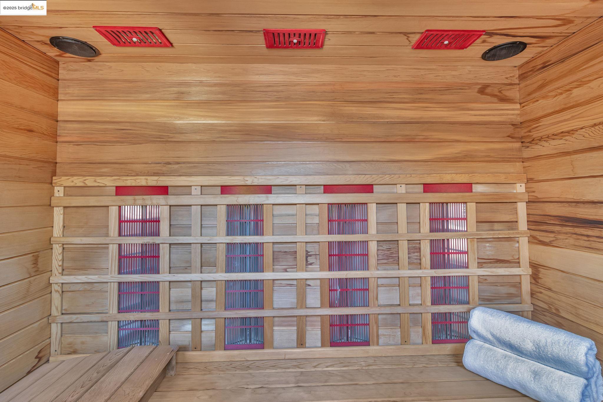 Detail Gallery Image 31 of 35 For 4053 Huntington St, Oakland,  CA 94619 - 3 Beds | 2 Baths
