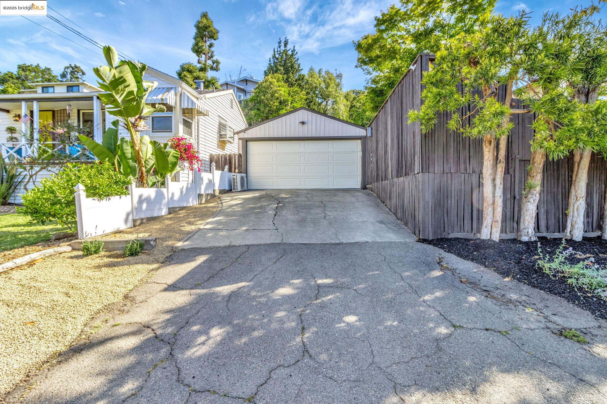 Detail Gallery Image 35 of 35 For 4053 Huntington St, Oakland,  CA 94619 - 3 Beds | 2 Baths