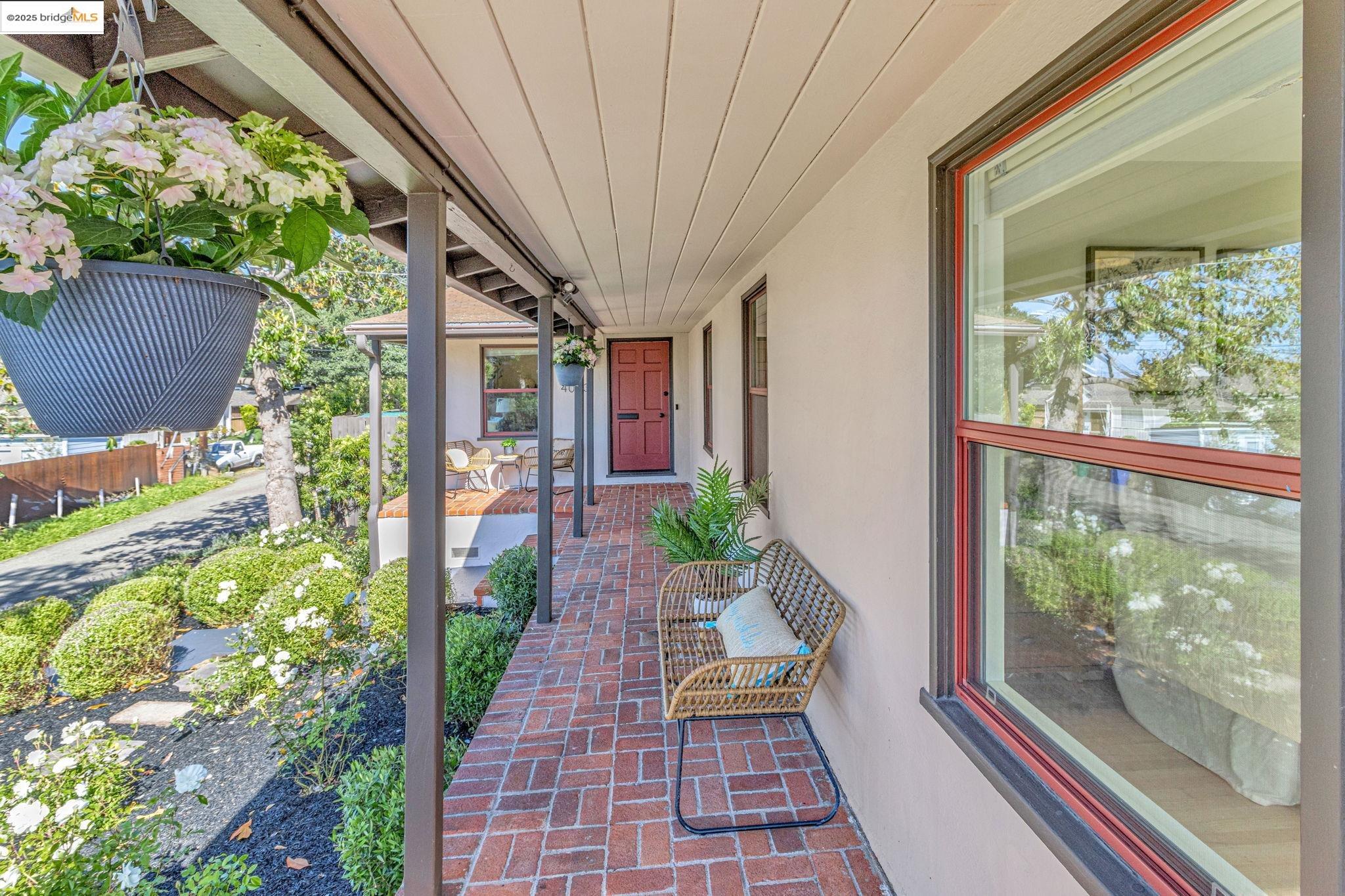 Detail Gallery Image 5 of 35 For 4053 Huntington St, Oakland,  CA 94619 - 3 Beds | 2 Baths