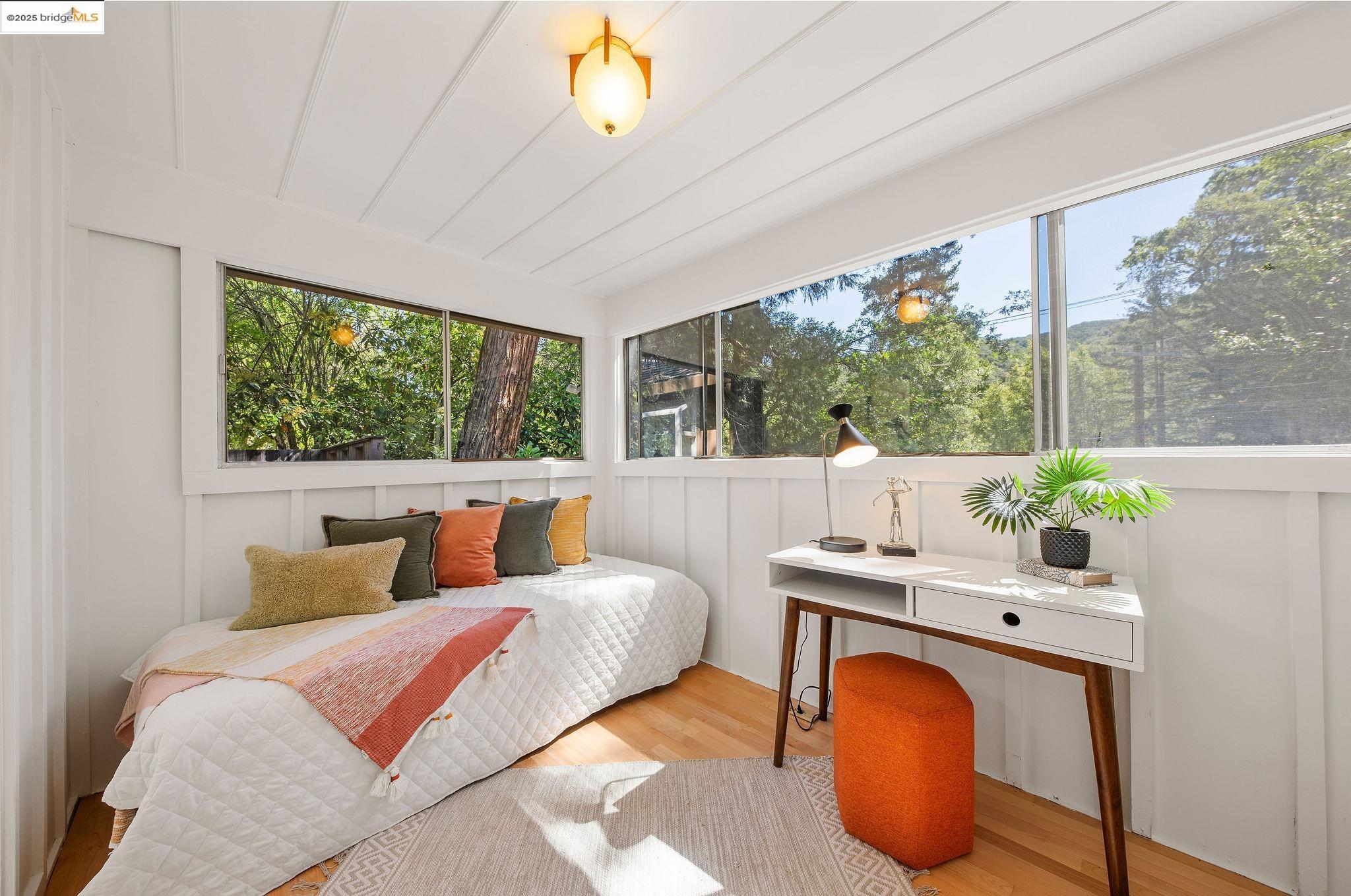 Detail Gallery Image 14 of 38 For 1019 Los Trancos Rd, Portola Valley,  CA 94028 - 3 Beds | 1/1 Baths