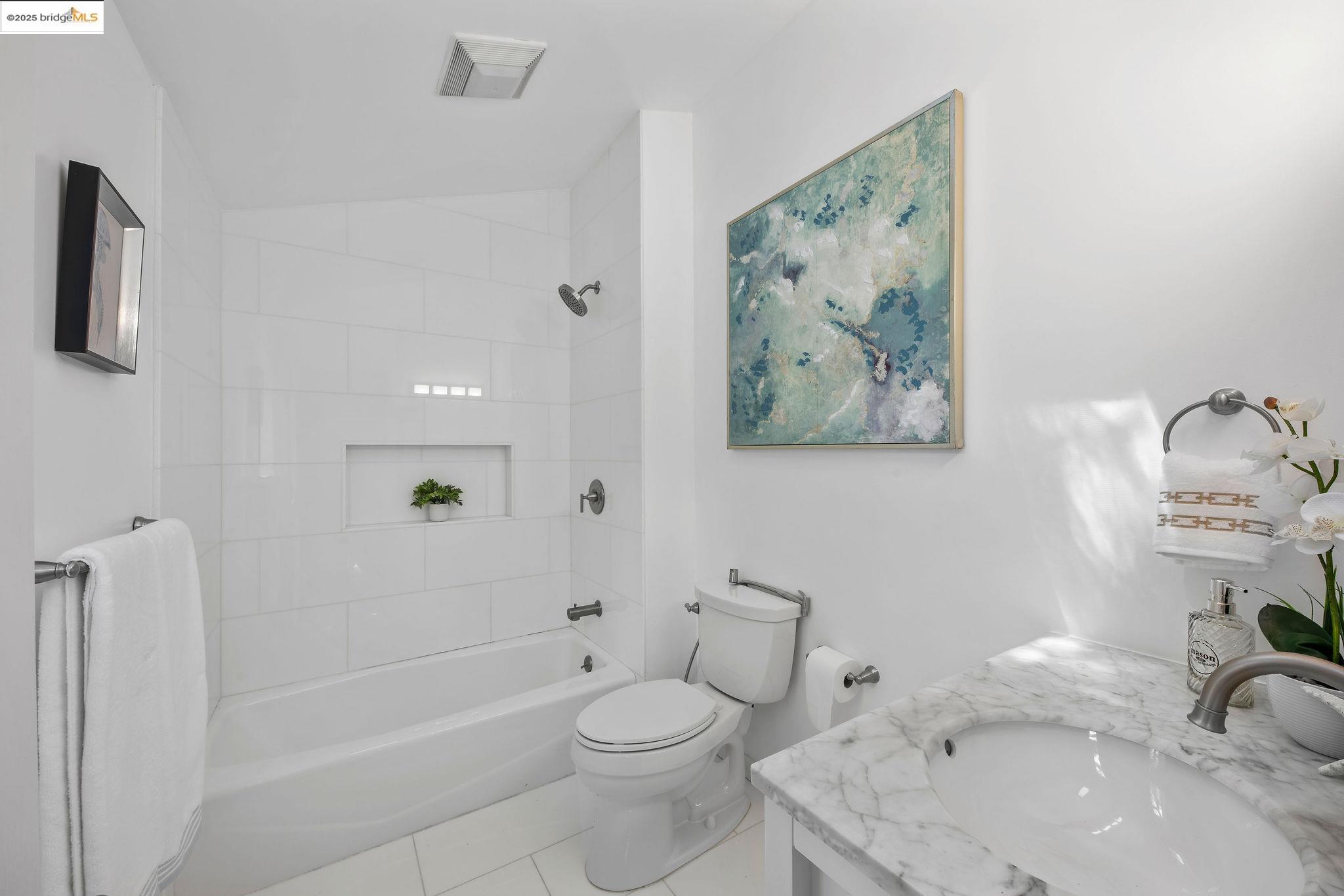 Detail Gallery Image 17 of 38 For 1019 Los Trancos Rd, Portola Valley,  CA 94028 - 3 Beds | 1/1 Baths
