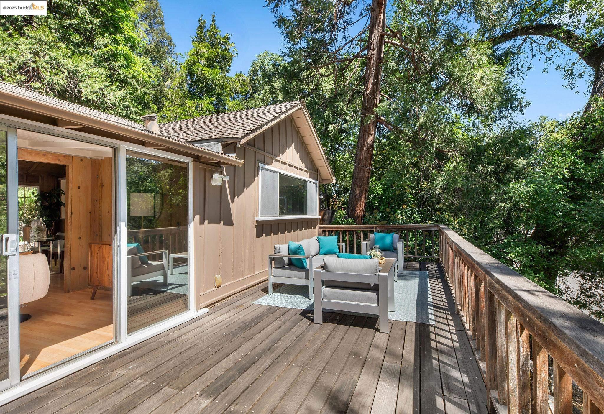 Detail Gallery Image 22 of 38 For 1019 Los Trancos Rd, Portola Valley,  CA 94028 - 3 Beds | 1/1 Baths