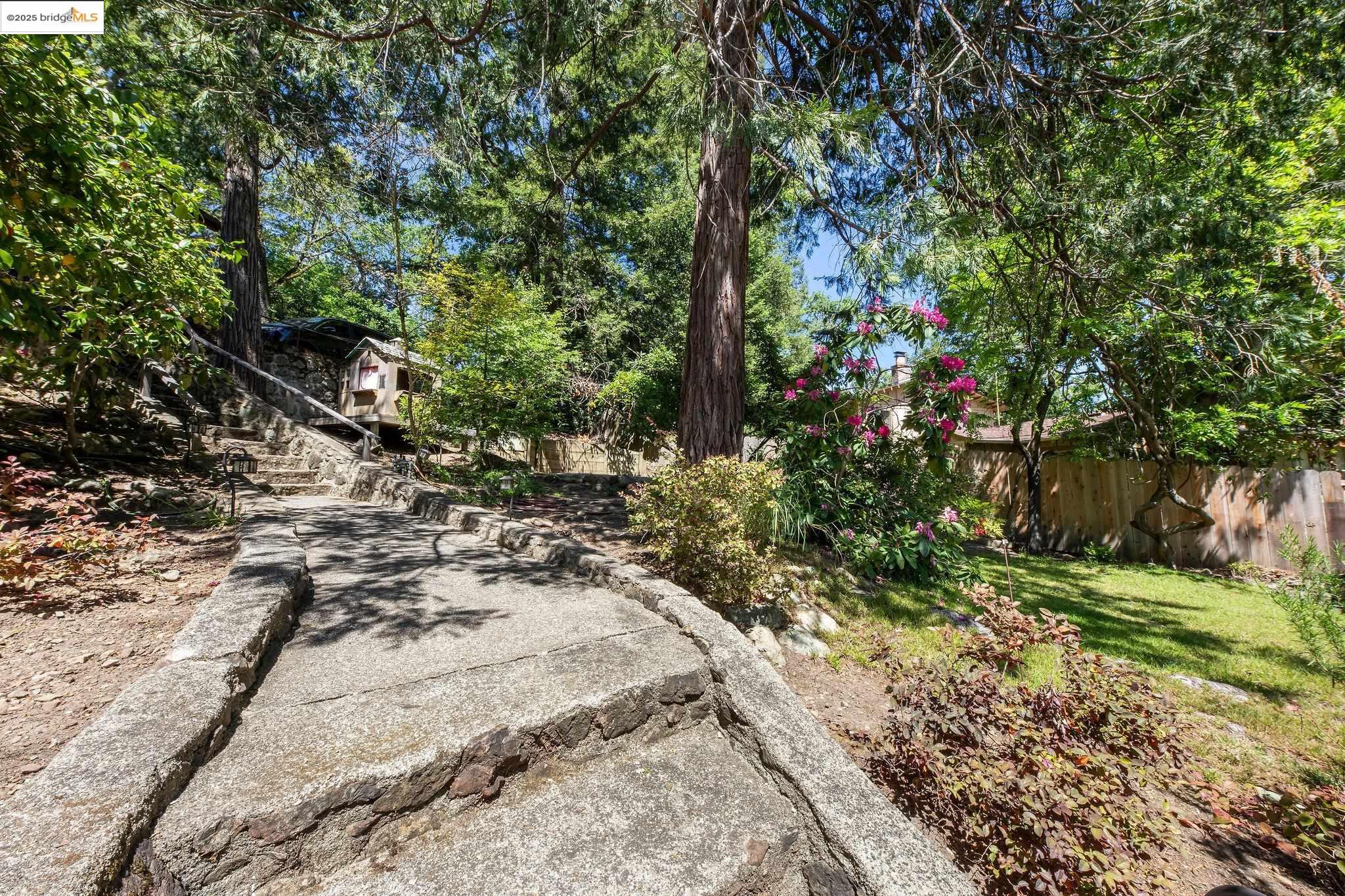 Detail Gallery Image 26 of 38 For 1019 Los Trancos Rd, Portola Valley,  CA 94028 - 3 Beds | 1/1 Baths