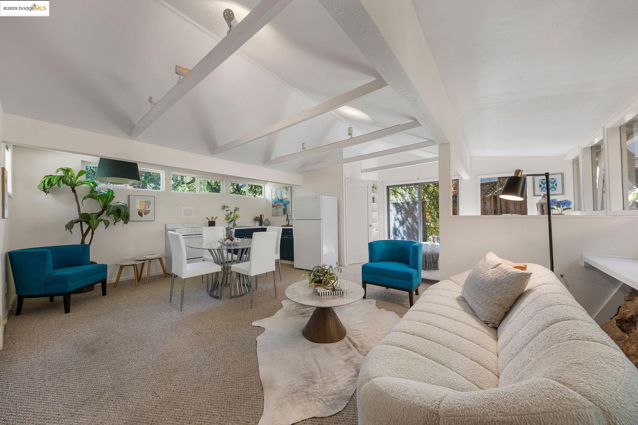 Detail Gallery Image 30 of 38 For 1019 Los Trancos Rd, Portola Valley,  CA 94028 - 3 Beds | 1/1 Baths