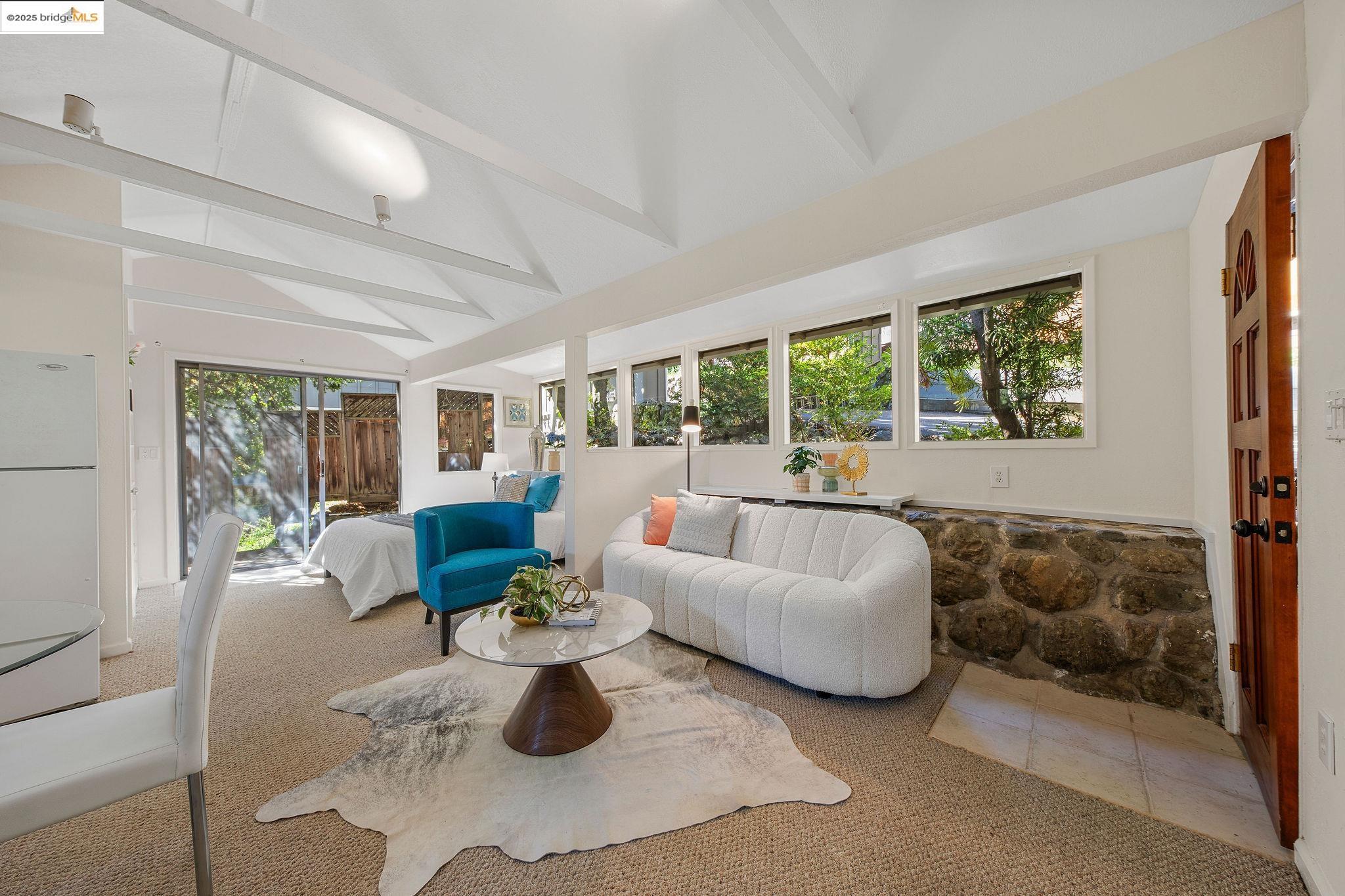 Detail Gallery Image 33 of 38 For 1019 Los Trancos Rd, Portola Valley,  CA 94028 - 3 Beds | 1/1 Baths