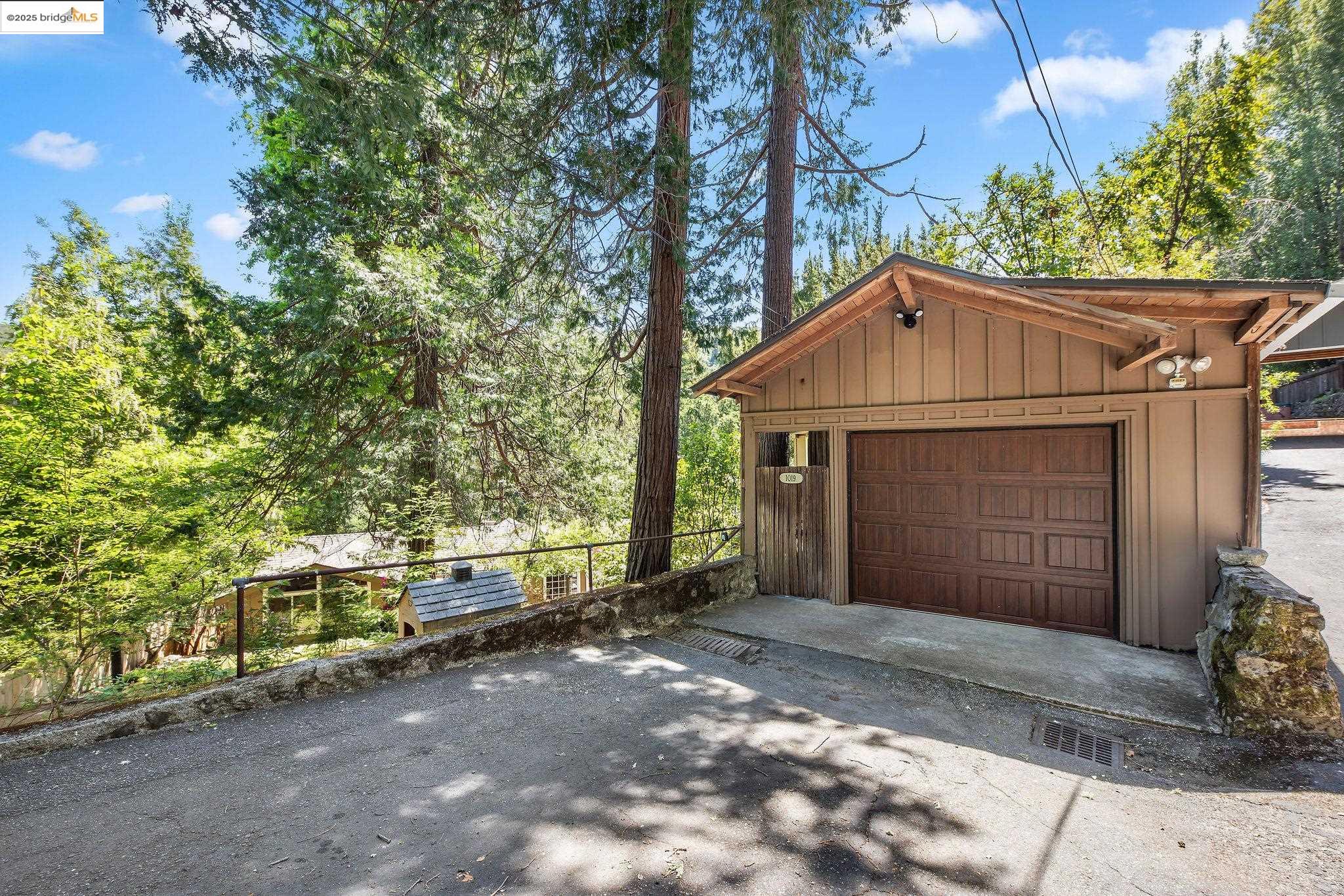 Detail Gallery Image 37 of 38 For 1019 Los Trancos Rd, Portola Valley,  CA 94028 - 3 Beds | 1/1 Baths
