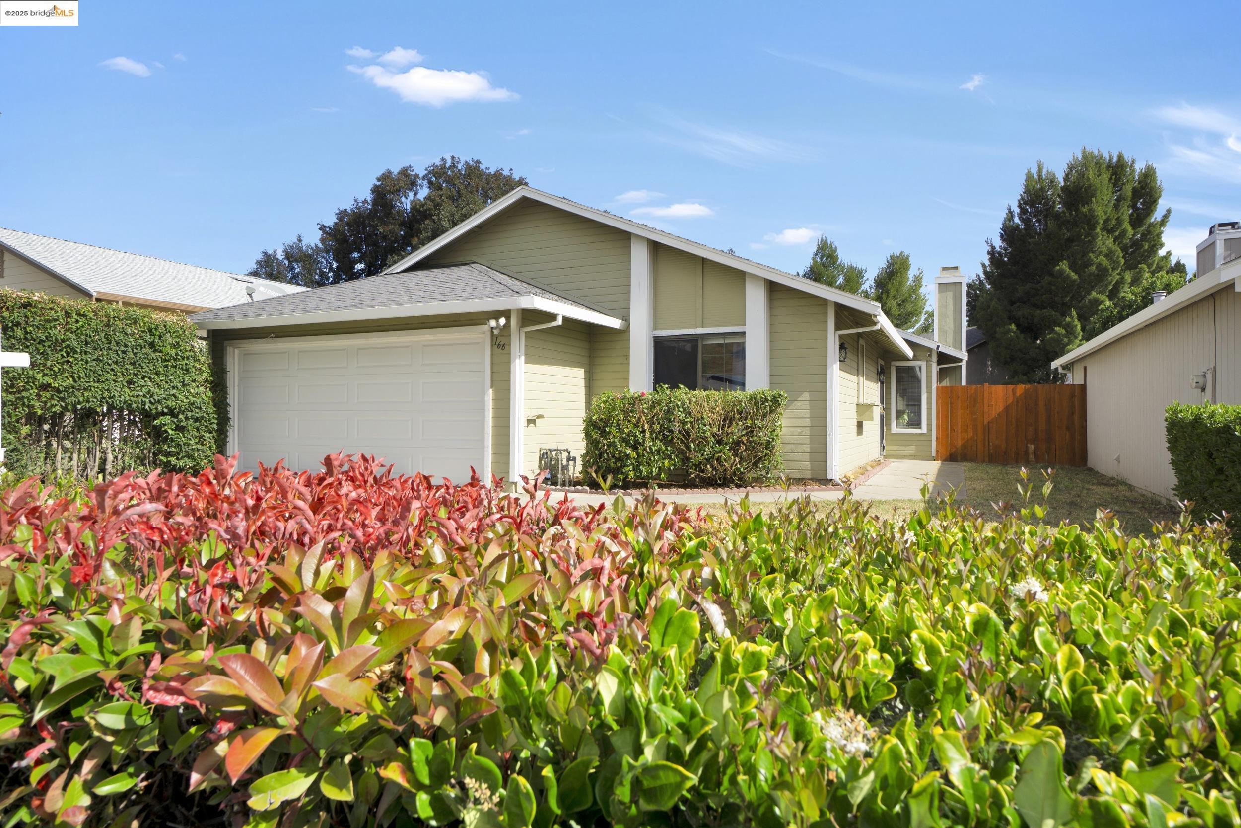 Detail Gallery Image 1 of 31 For 166 Sand Pointe Ln, Bay Point,  CA 94565 - 2 Beds | 2 Baths