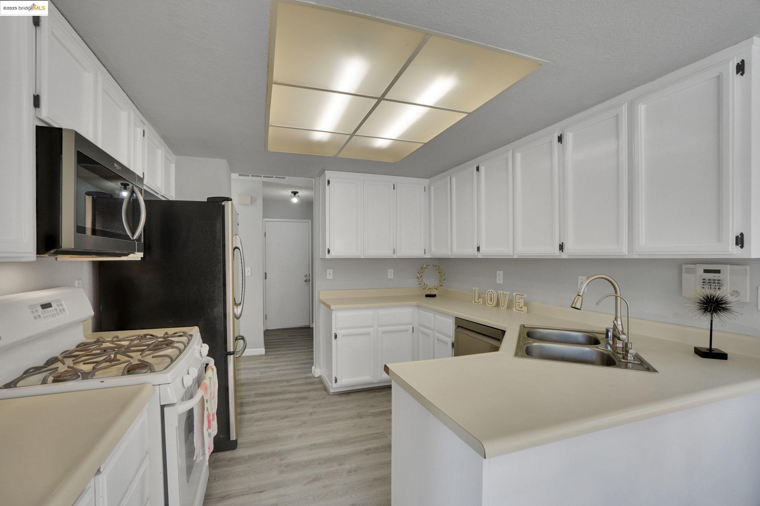 Detail Gallery Image 12 of 31 For 166 Sand Pointe Ln, Bay Point,  CA 94565 - 2 Beds | 2 Baths