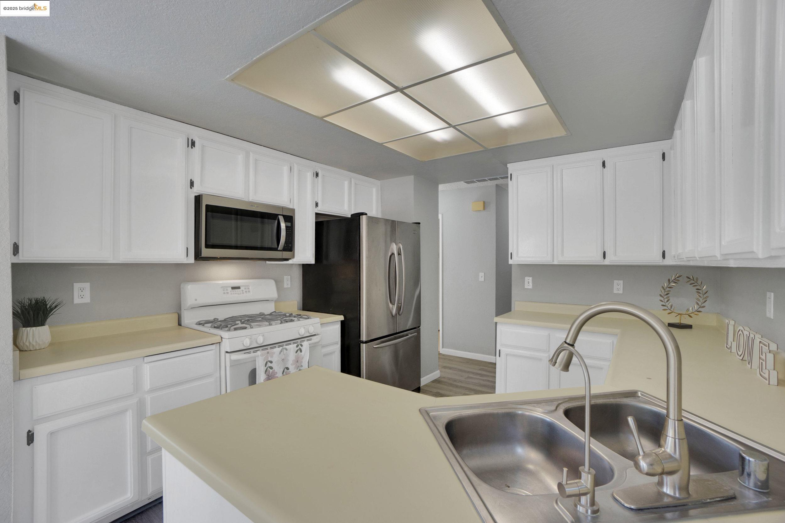 Detail Gallery Image 13 of 31 For 166 Sand Pointe Ln, Bay Point,  CA 94565 - 2 Beds | 2 Baths