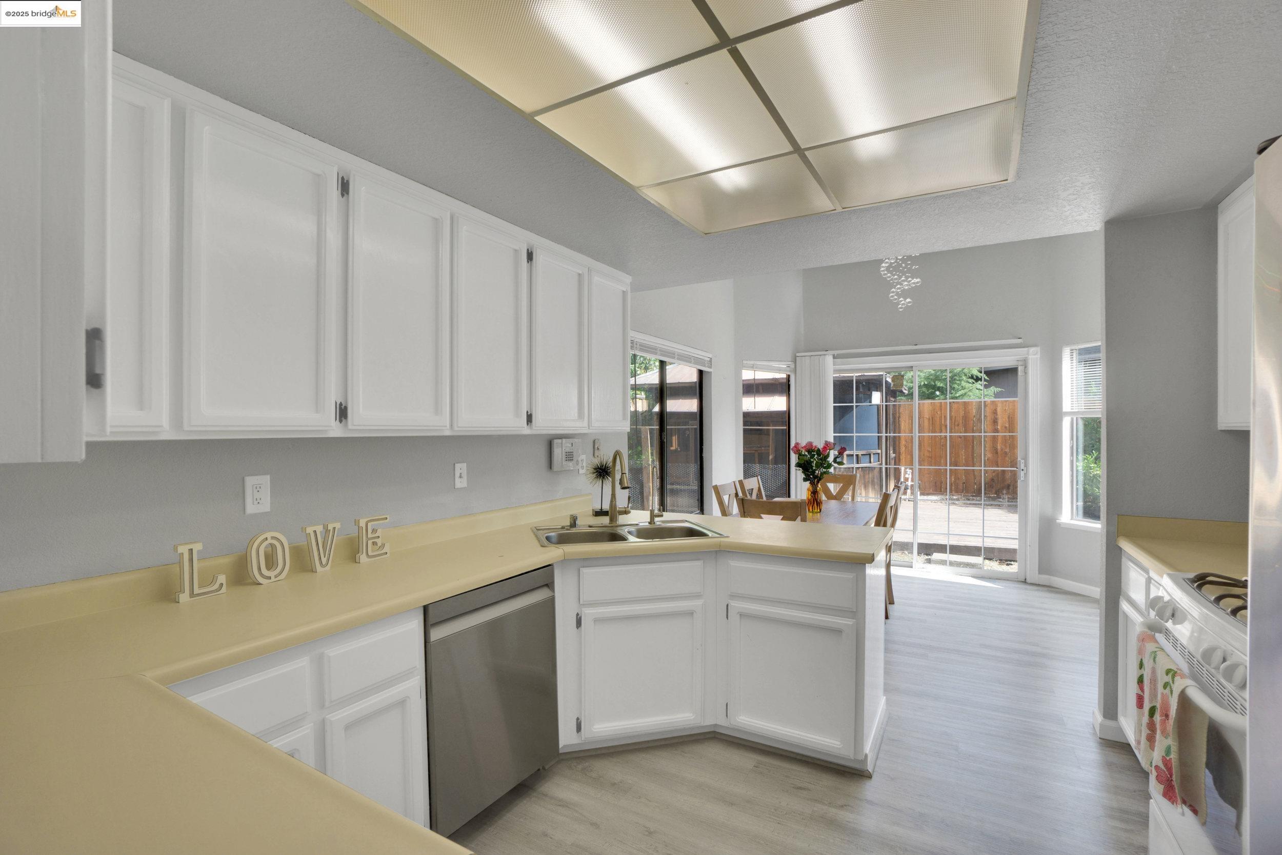 Detail Gallery Image 14 of 31 For 166 Sand Pointe Ln, Bay Point,  CA 94565 - 2 Beds | 2 Baths
